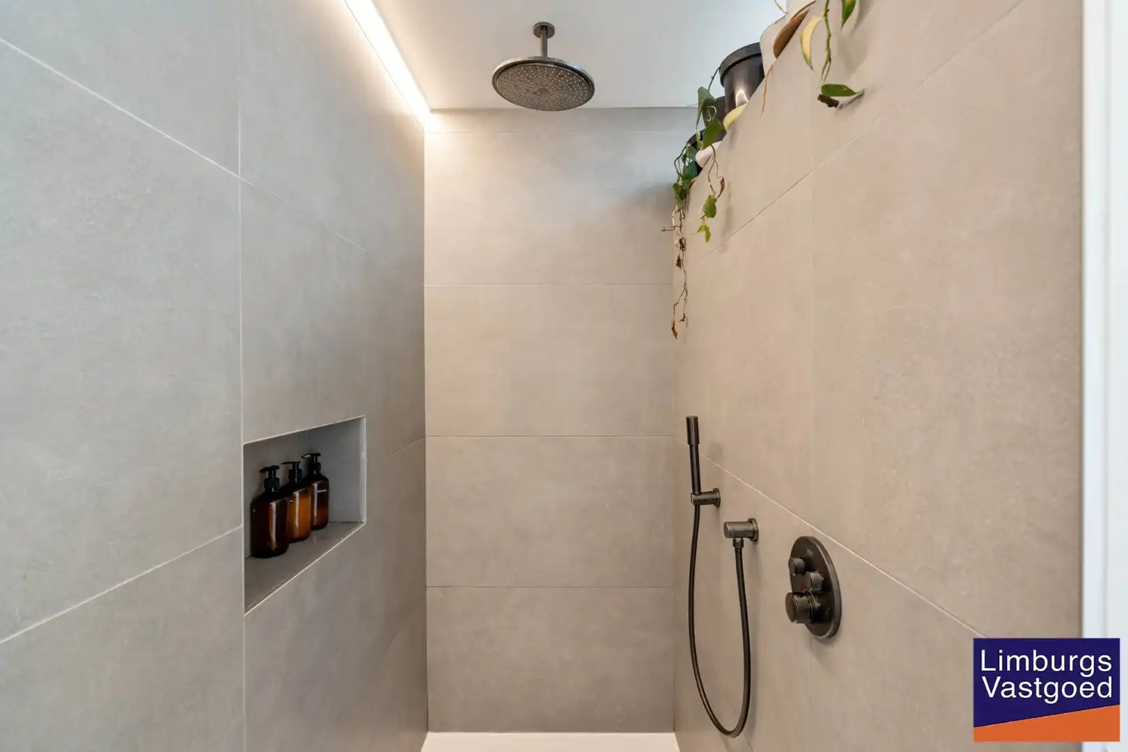 Hoogwaardig afgewerkte gezinswoning, 4 slpk, op 48a23ca, nabij centrum foto 35