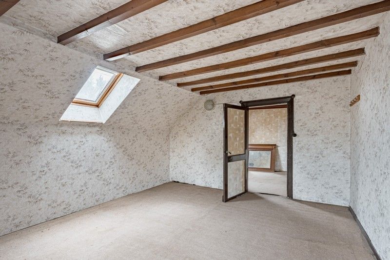 Charmante, te renoveren woning met tuin op 5are foto 26