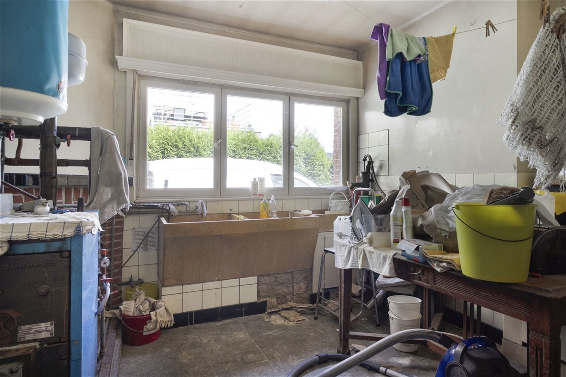 Te renoveren woning met 4 slaapkamers op groot perceel foto 9