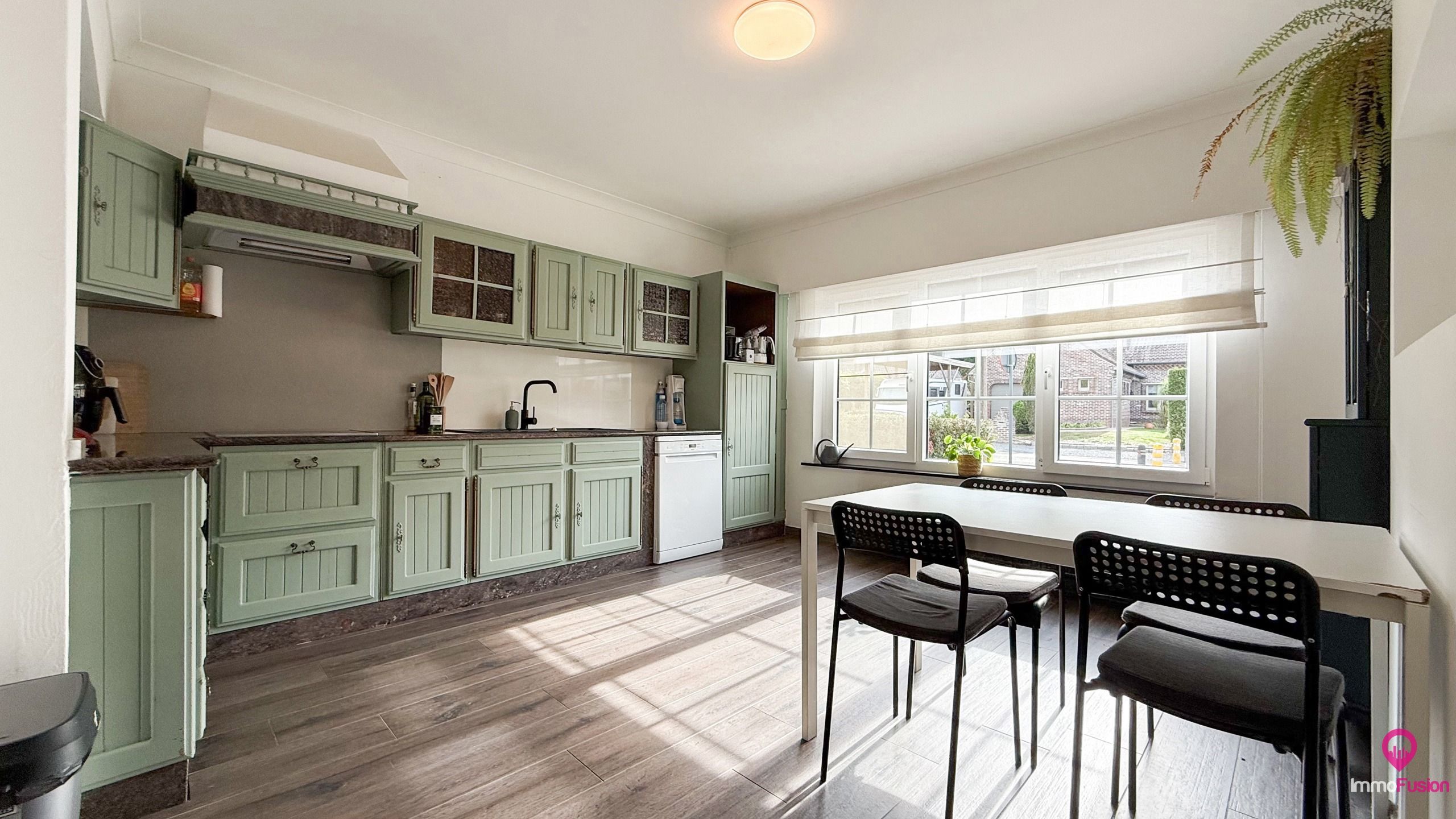 Instapklare woning met charme, 3slpk en grote tuin! foto 10