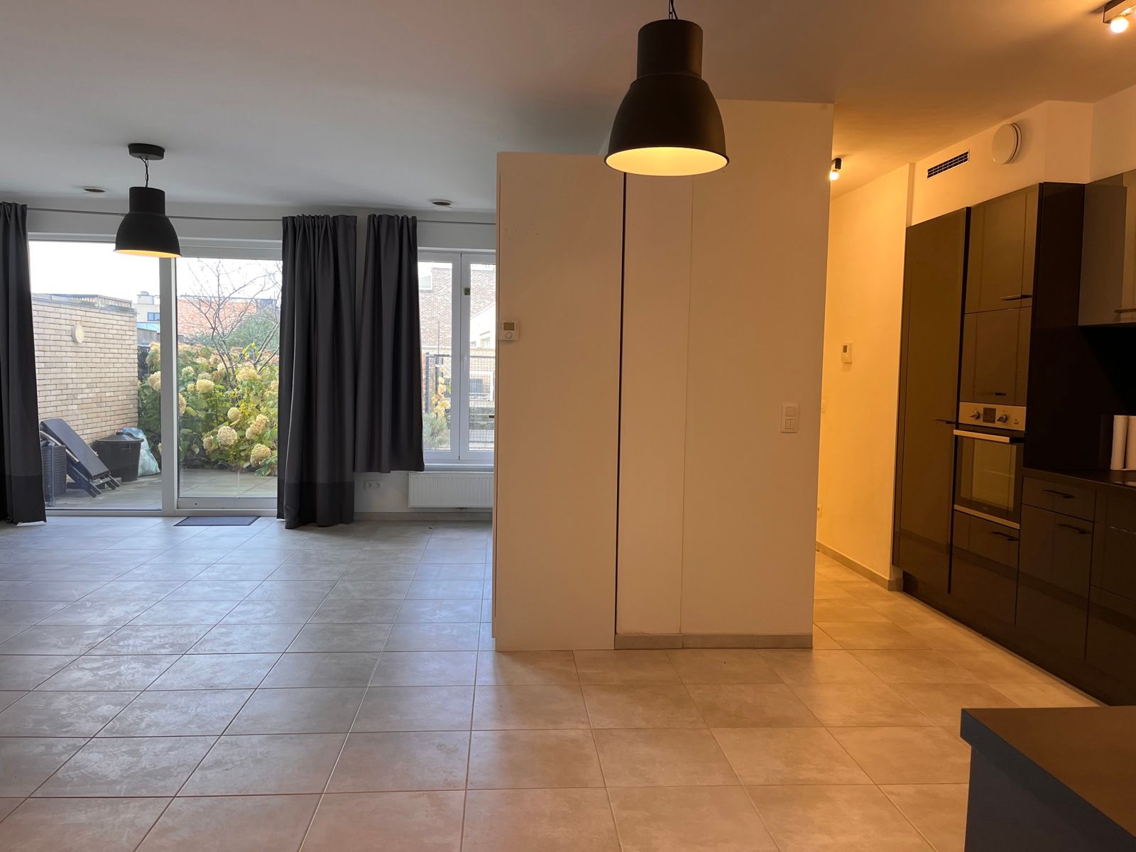 Gelijkvloers appartement te huur + garage foto 12