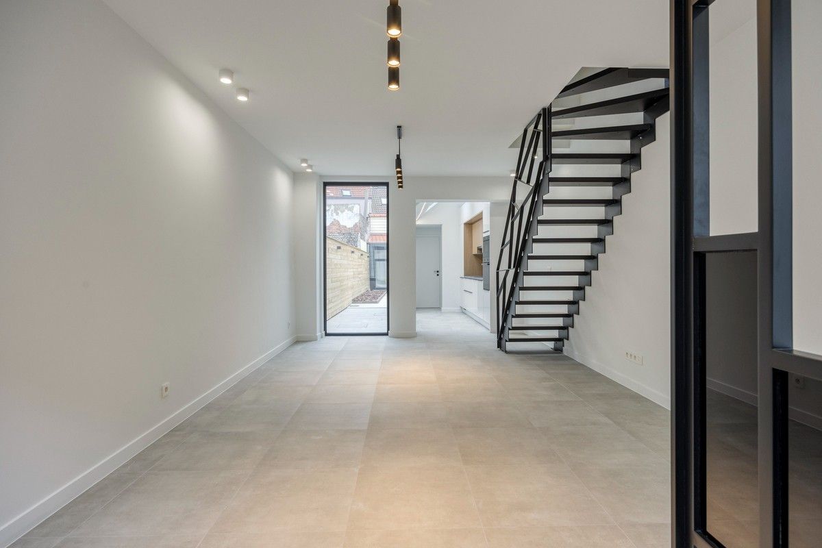 Gerenoveerde gezinswoning met ruim, hartje Ledeberg foto 5