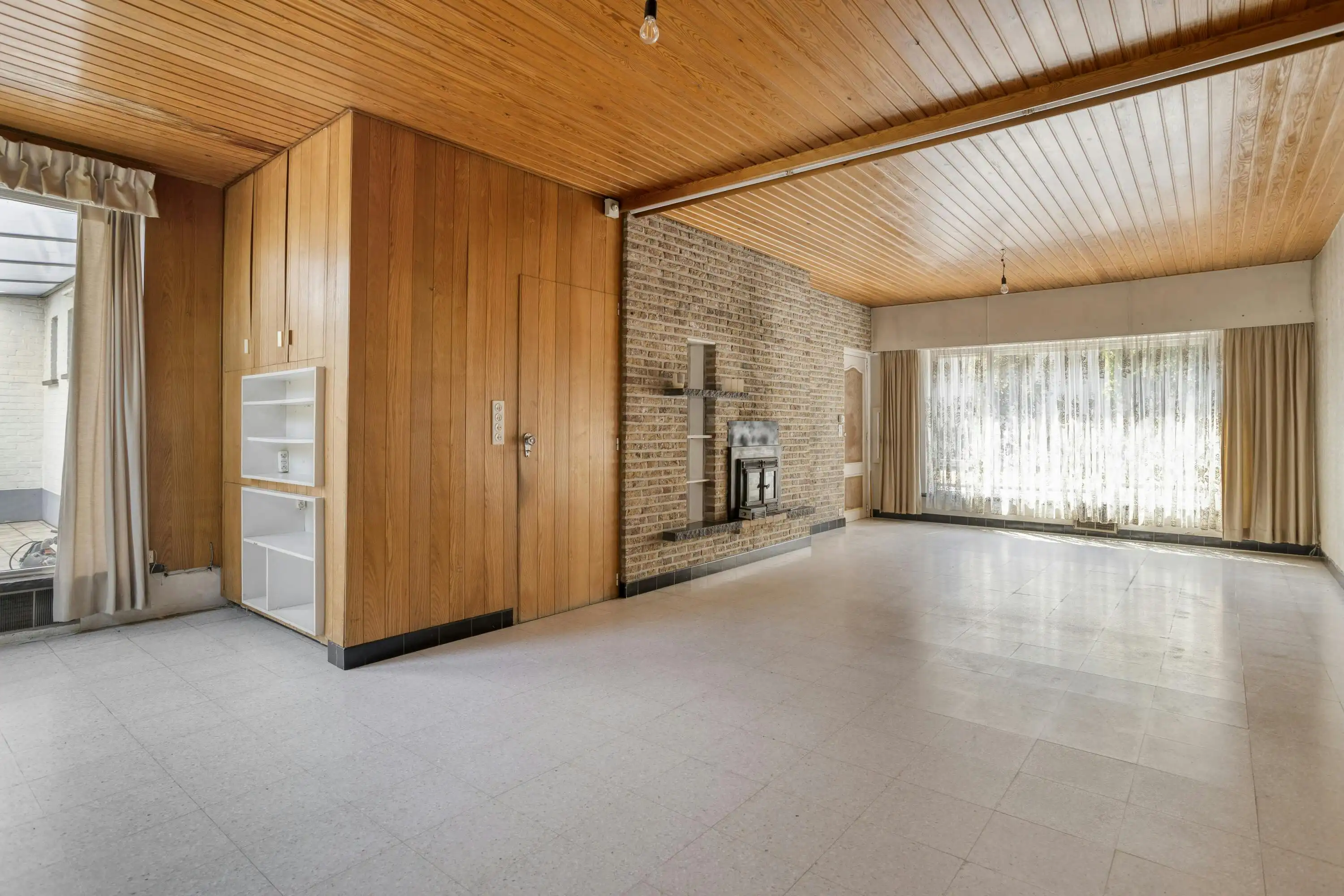 Solide huis met 4 slaapkamers, tuin, garage en kapel te koop foto 5