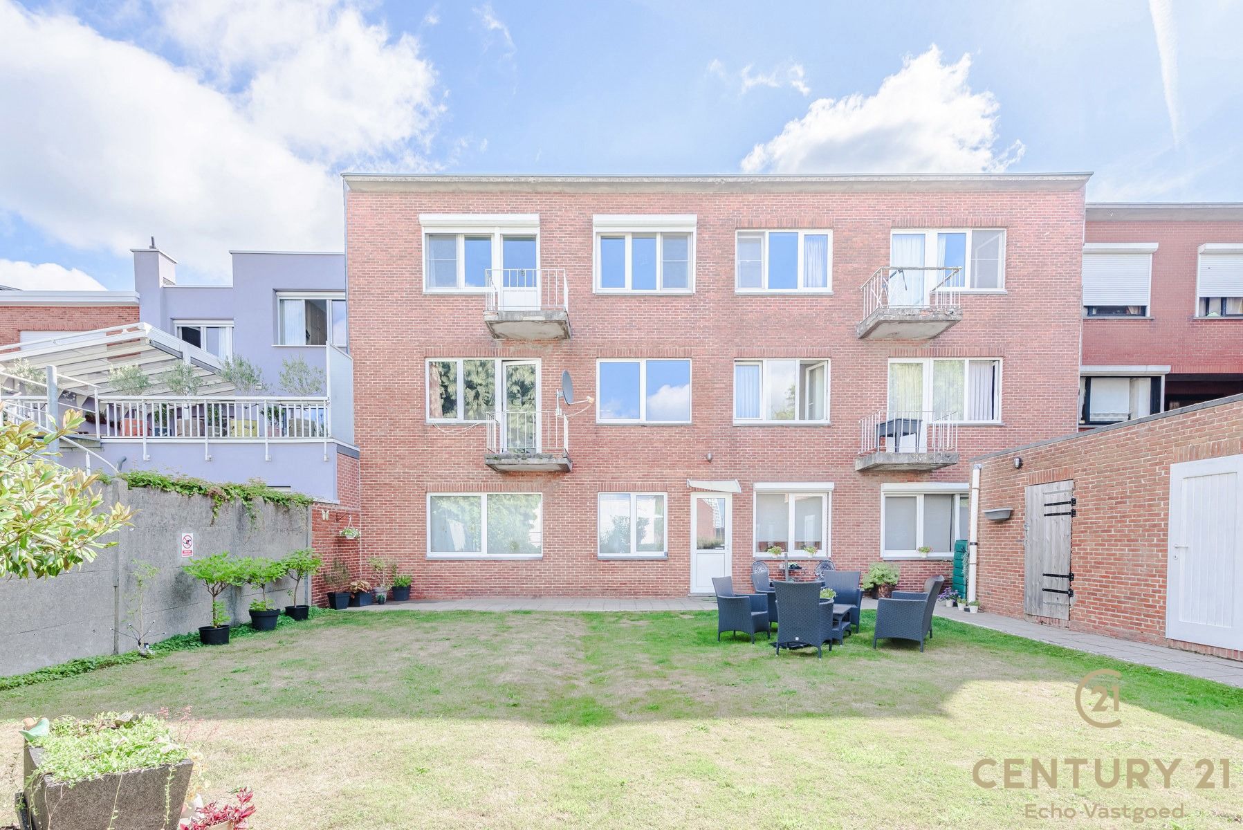 Rustig gelegen 2 slaapkamer appartement met gem. tuin foto 11