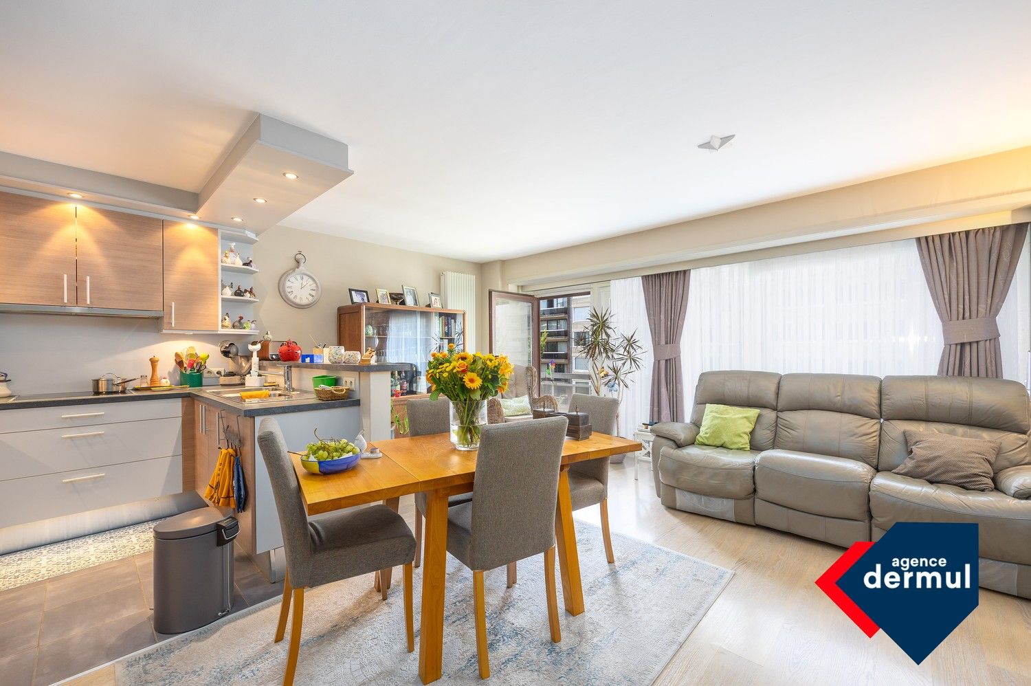 RESIDENTIE ZEEBRIES foto {{pictureIndex}}