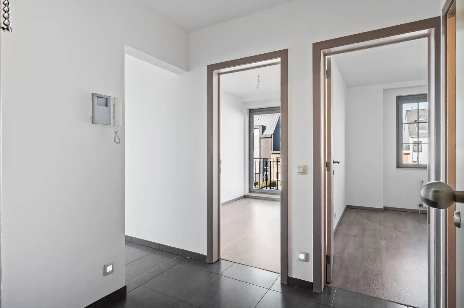 Mooi 2-slpk appartement in de stijlvolle residentie 't Eyserhof te Wijnegem. foto 11