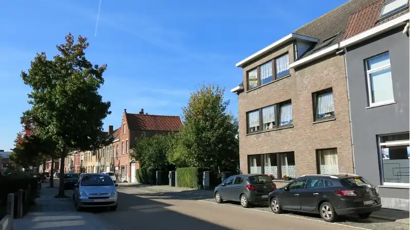 Ruime 2-slaapkamerduplex te huur in Koolkerke Brugge foto {{pictureIndex}}