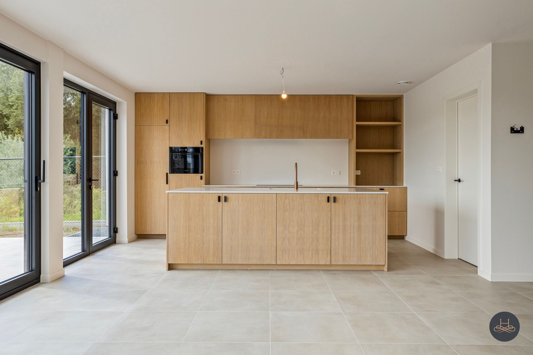 Hoogwaardig afgewerkte nieuwbouw villa met open zicht foto 8