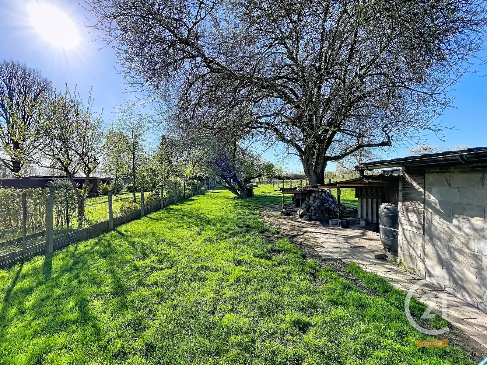 Knusse instapklare woning met ruime tuin en weide nabij E40 foto 25