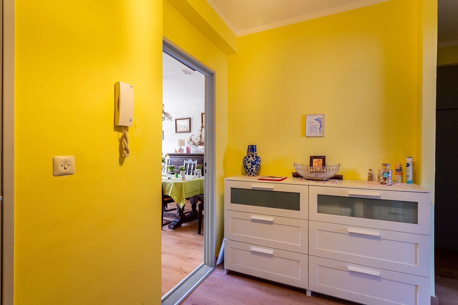 Vernieuwd appartement op de 2de verdieping foto 9