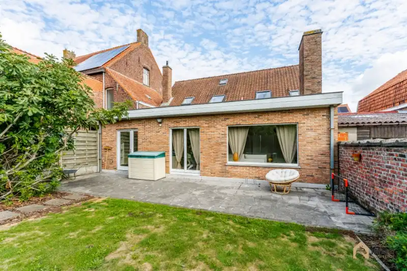 Te huur instapklare gezinswoning met 3 slpks, 2 badk, bureel, garage en tuin foto 3