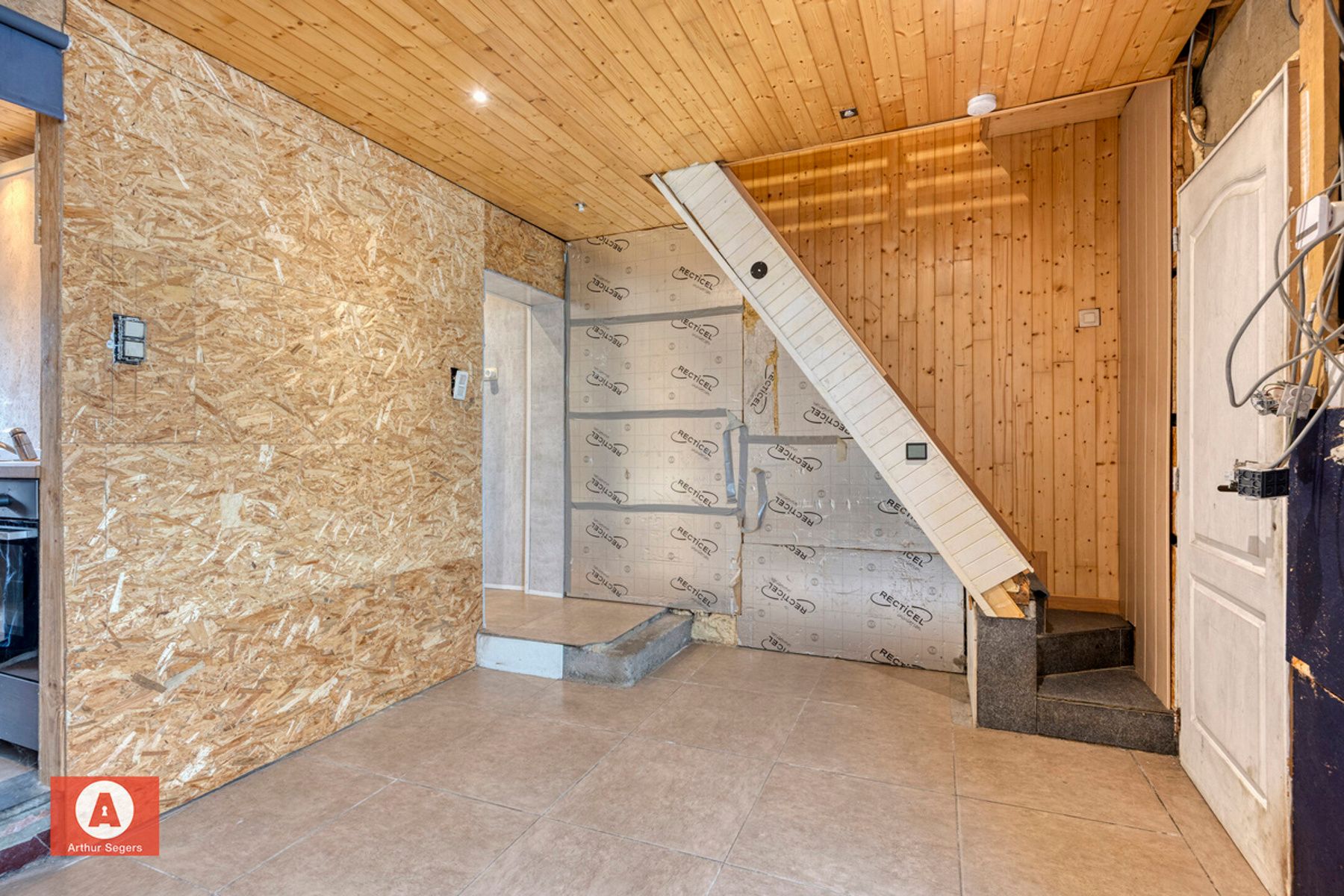 Te renoveren starters-woning of project  foto 12