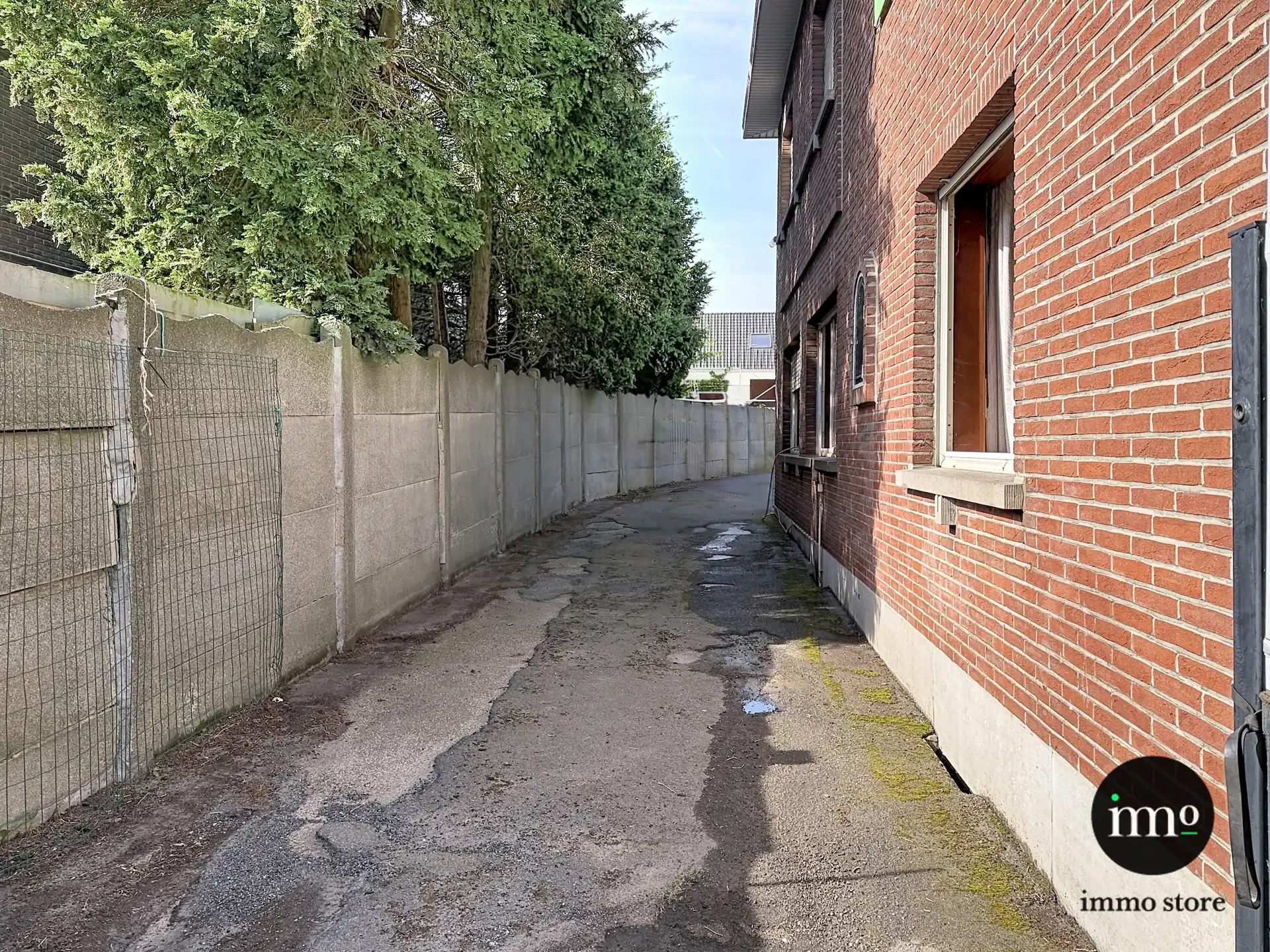 UNIEKE DRIEGEVELWONING MET LOODS VAN 160 M² IN HET CENTRUM VAN GROOT-BIJGAARDEN! foto 6