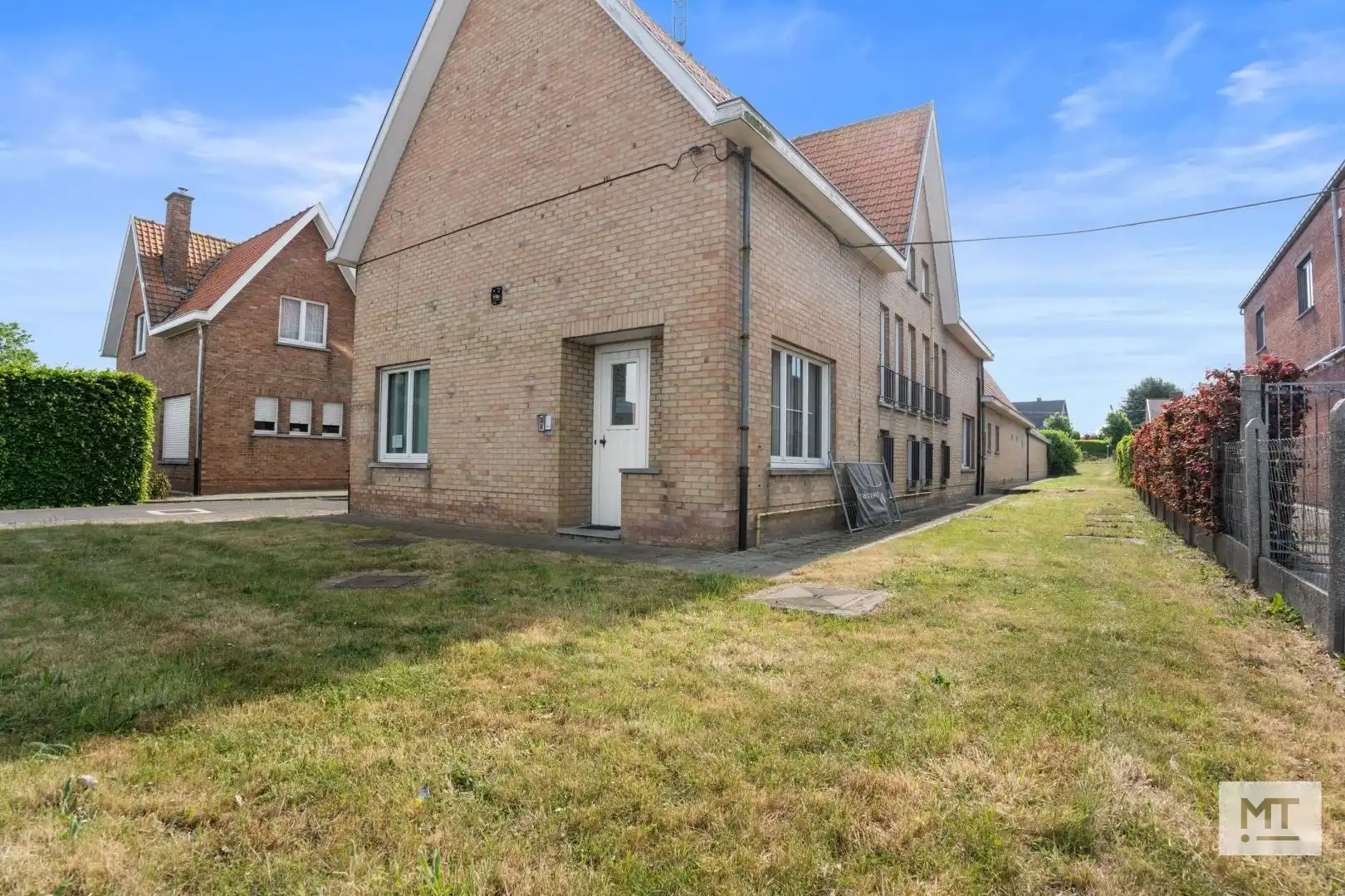 Voormalig politiecommissariaat te koop in Westrozebeke foto 21