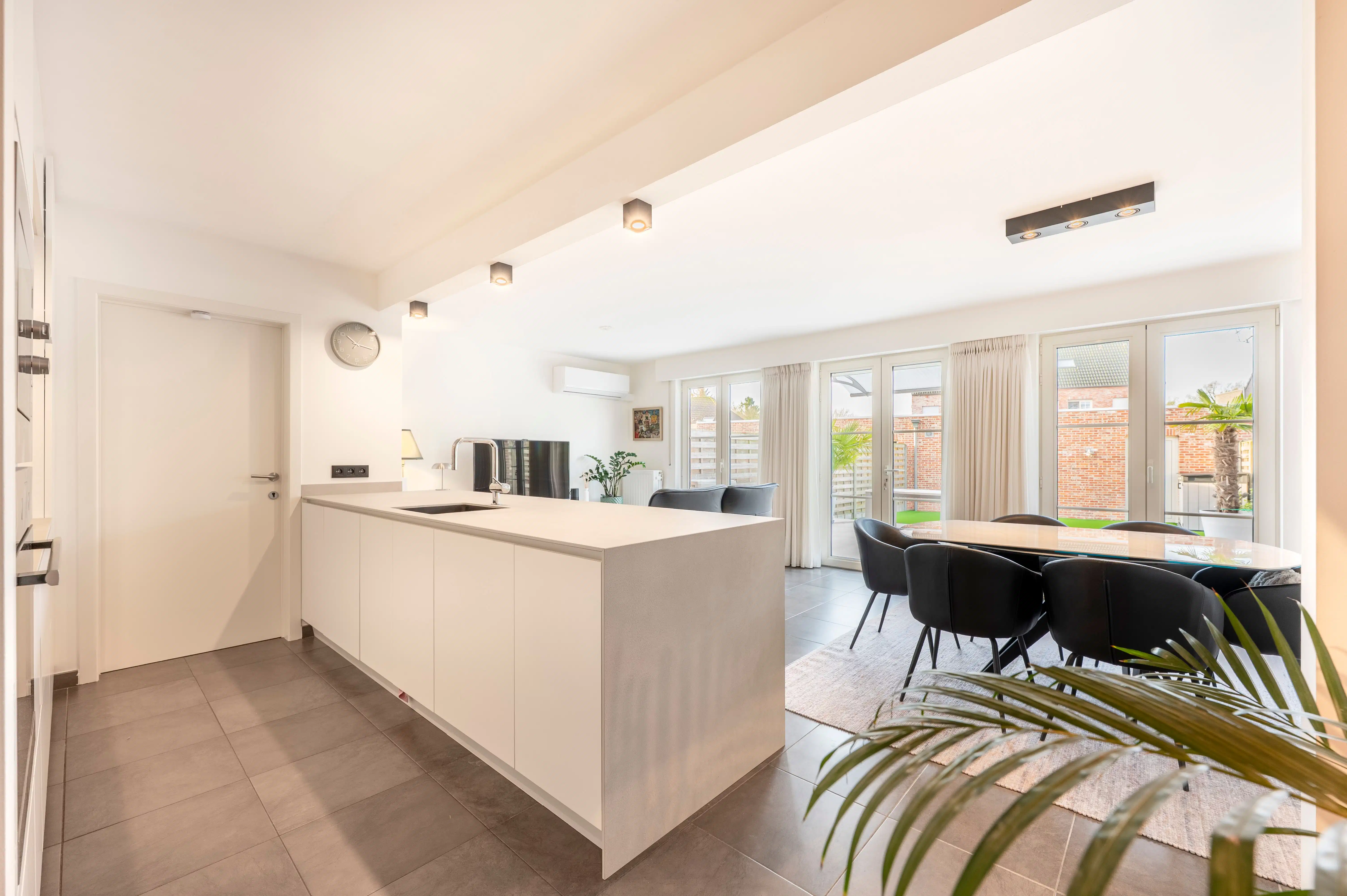 Ruim en lichtrijk duplexappartement met tuin en garage in Kapellen foto 4