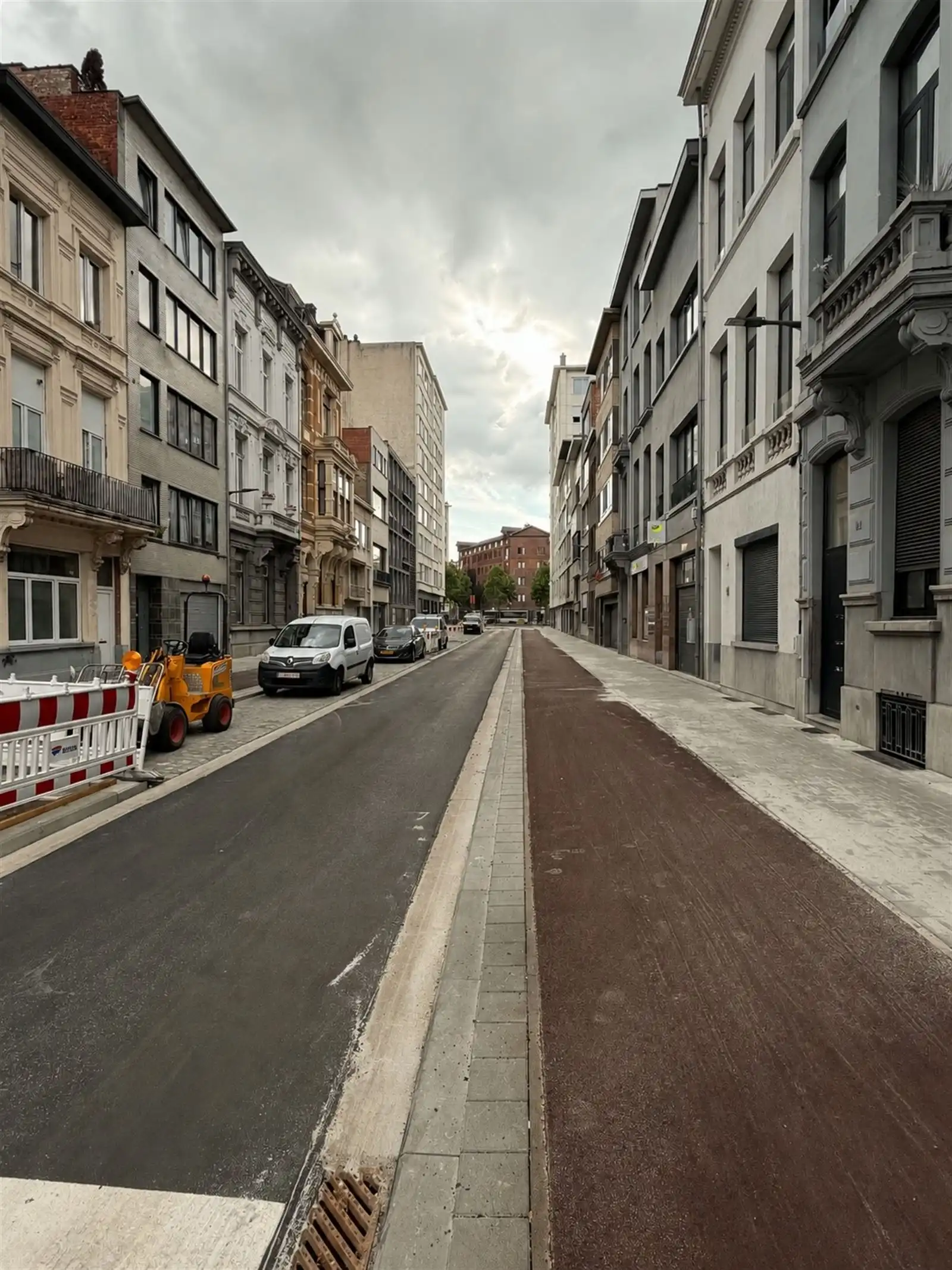 Op centrale ligging zeer aangenaam 1-slpk appartement foto 5