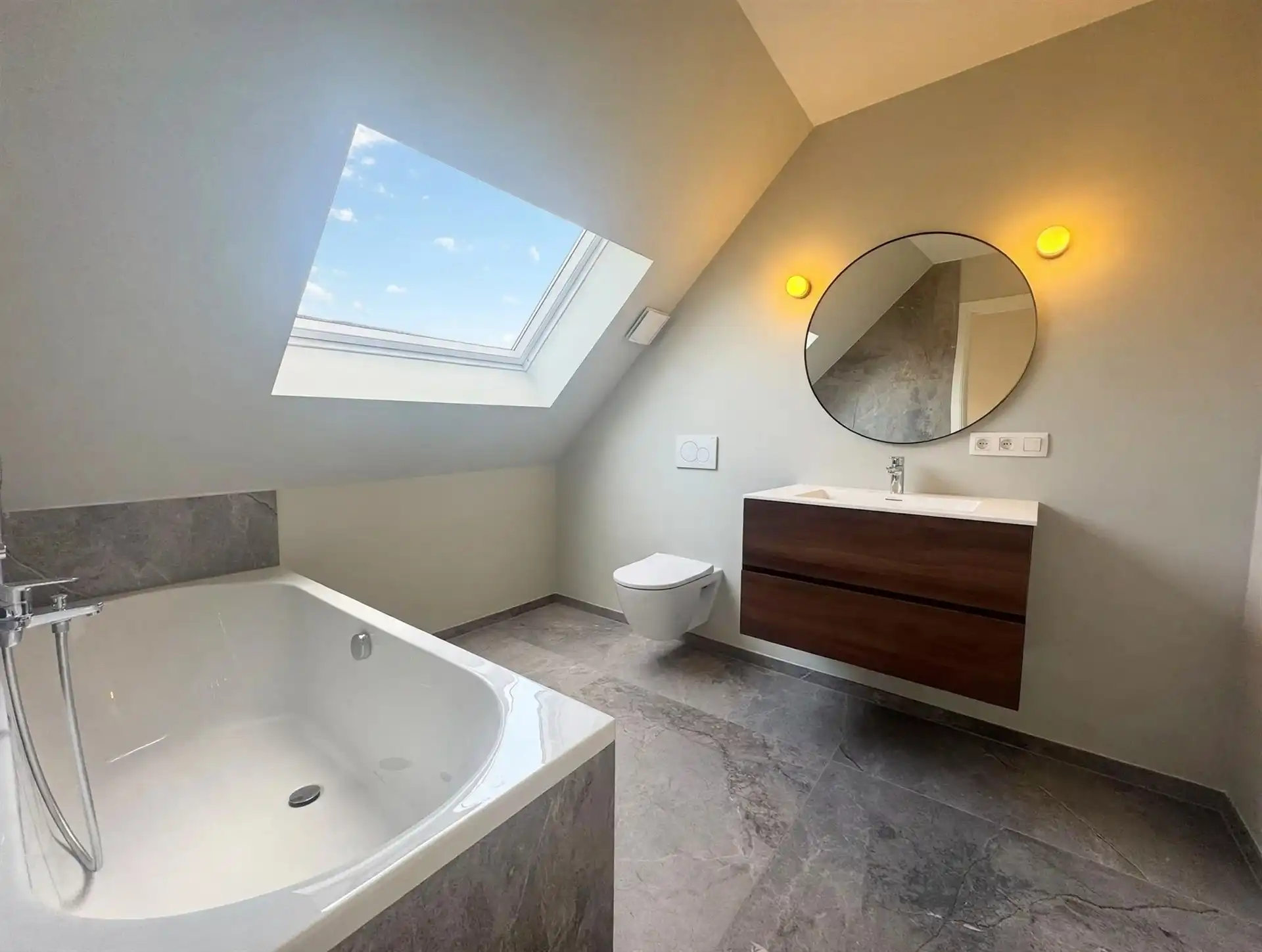 Prachtig gerenoveerde woning op toplocatie aan het Keizersplein in Aalst foto 18