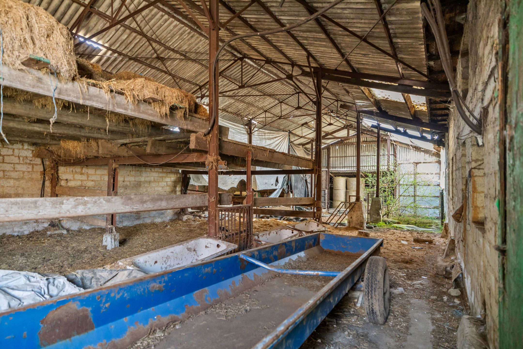 Hoeve met bijgebouwen op  +-75 a foto 24