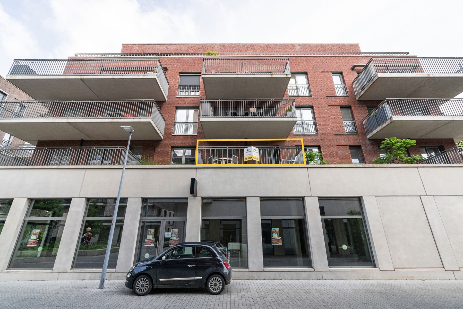 Centraal gelegen appartement met terras en fietsenberging foto 17