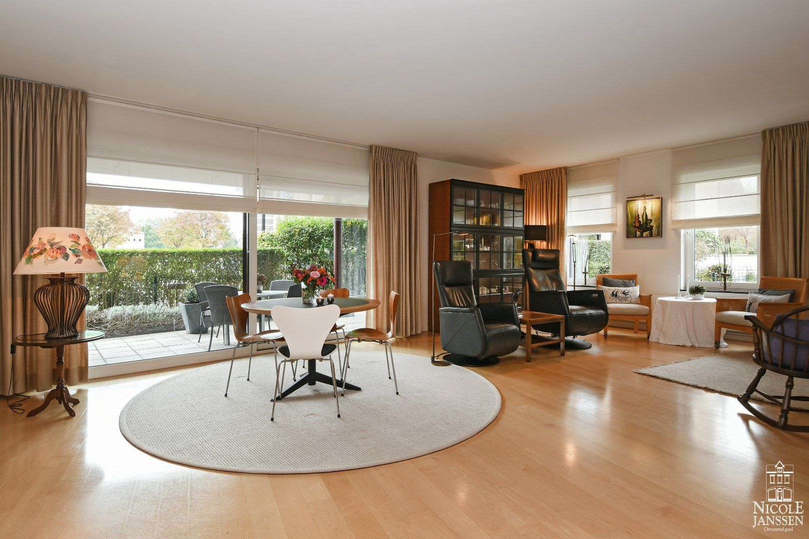 Gelijkvloers luxe-appartement met 3 ruime terrassen en garagebox foto 8