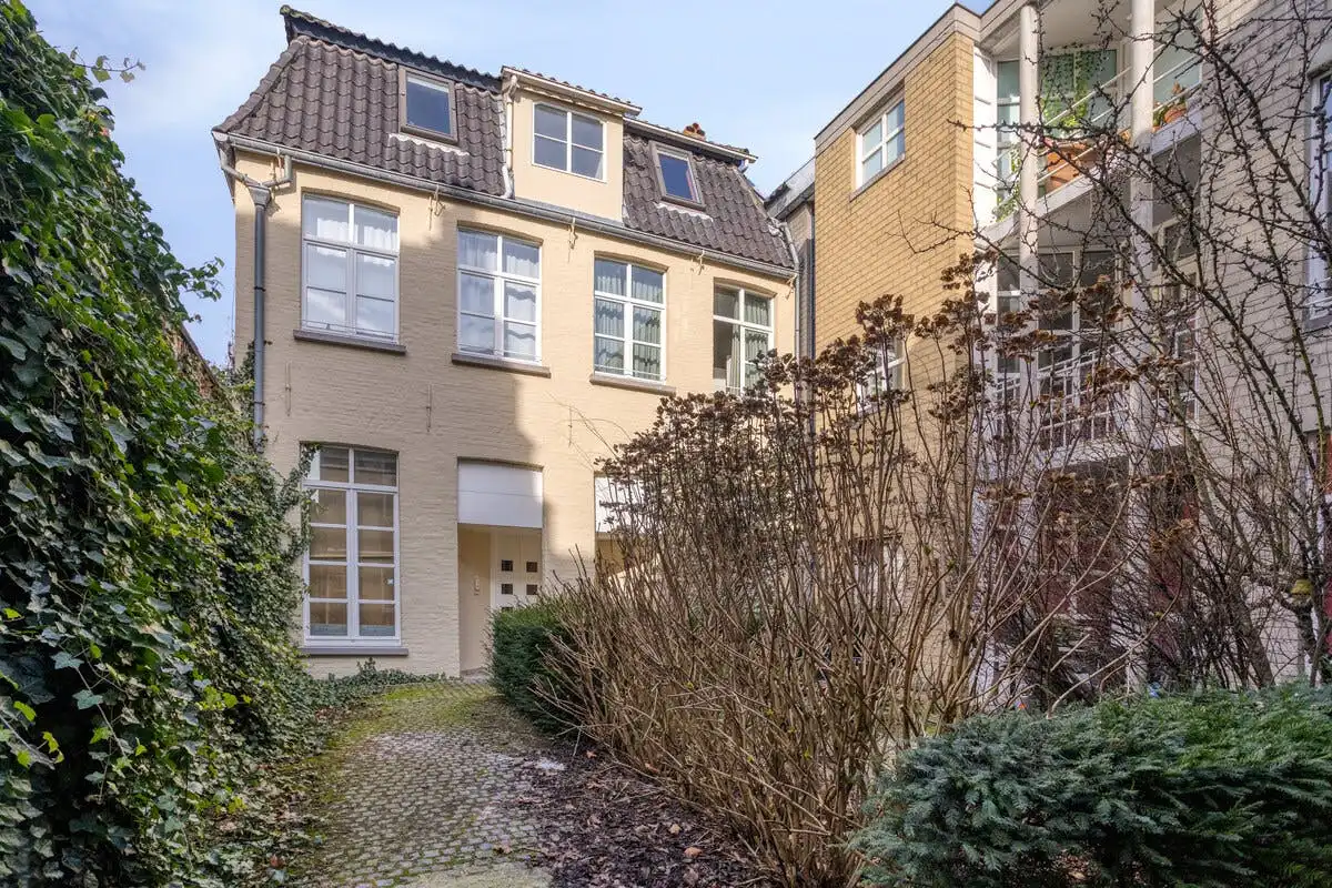 Instapklaar appartement te koop met mezzanine in Brugge foto 12