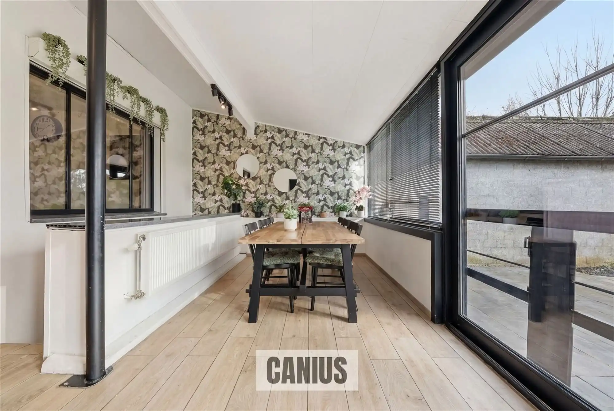 GERENOVEERDE OPEN BEBOUWING MET VIER SLAAPKAMERS foto 9