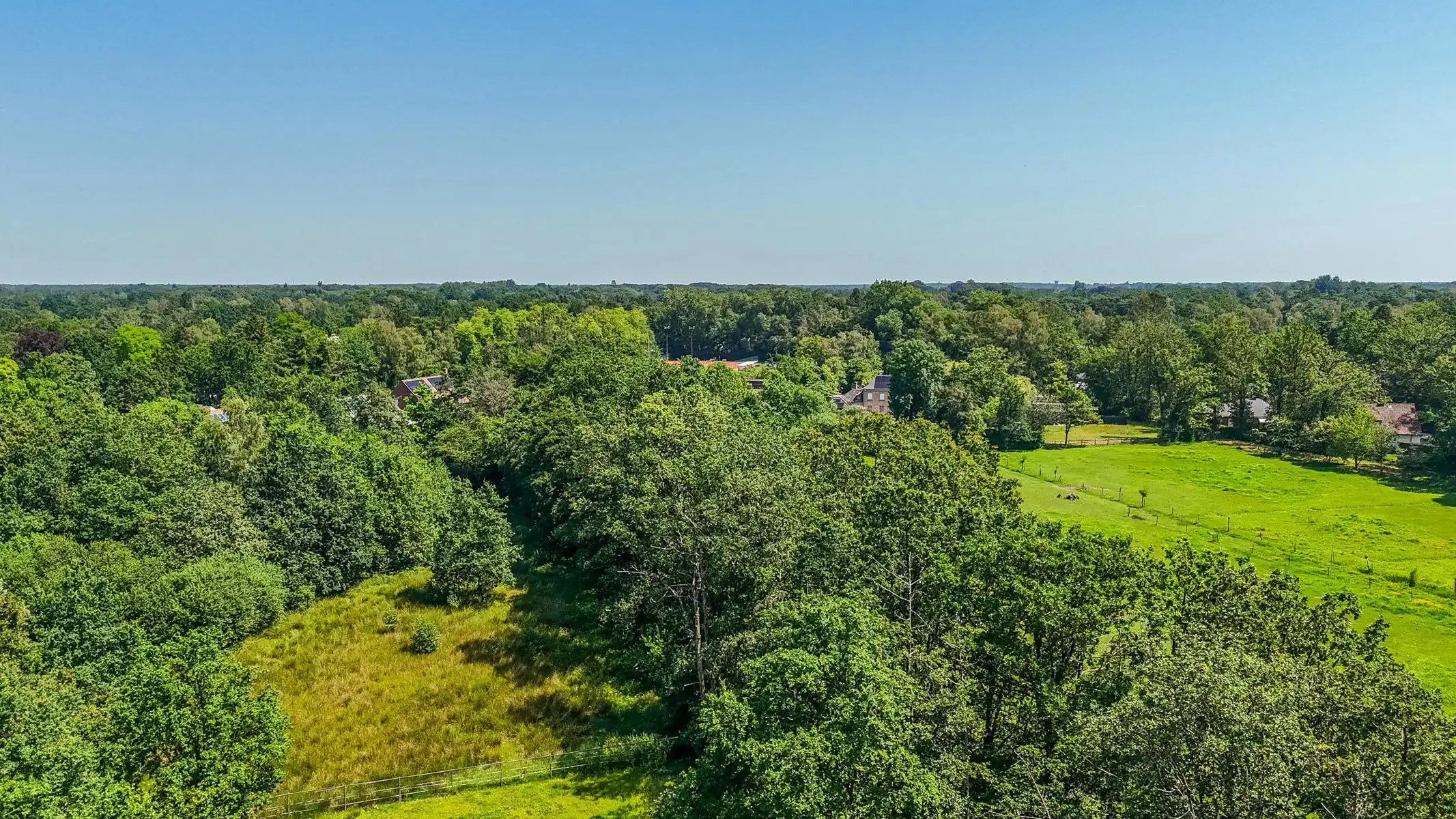 Ruime villa met zwembad en panoramische vergezichten foto 13
