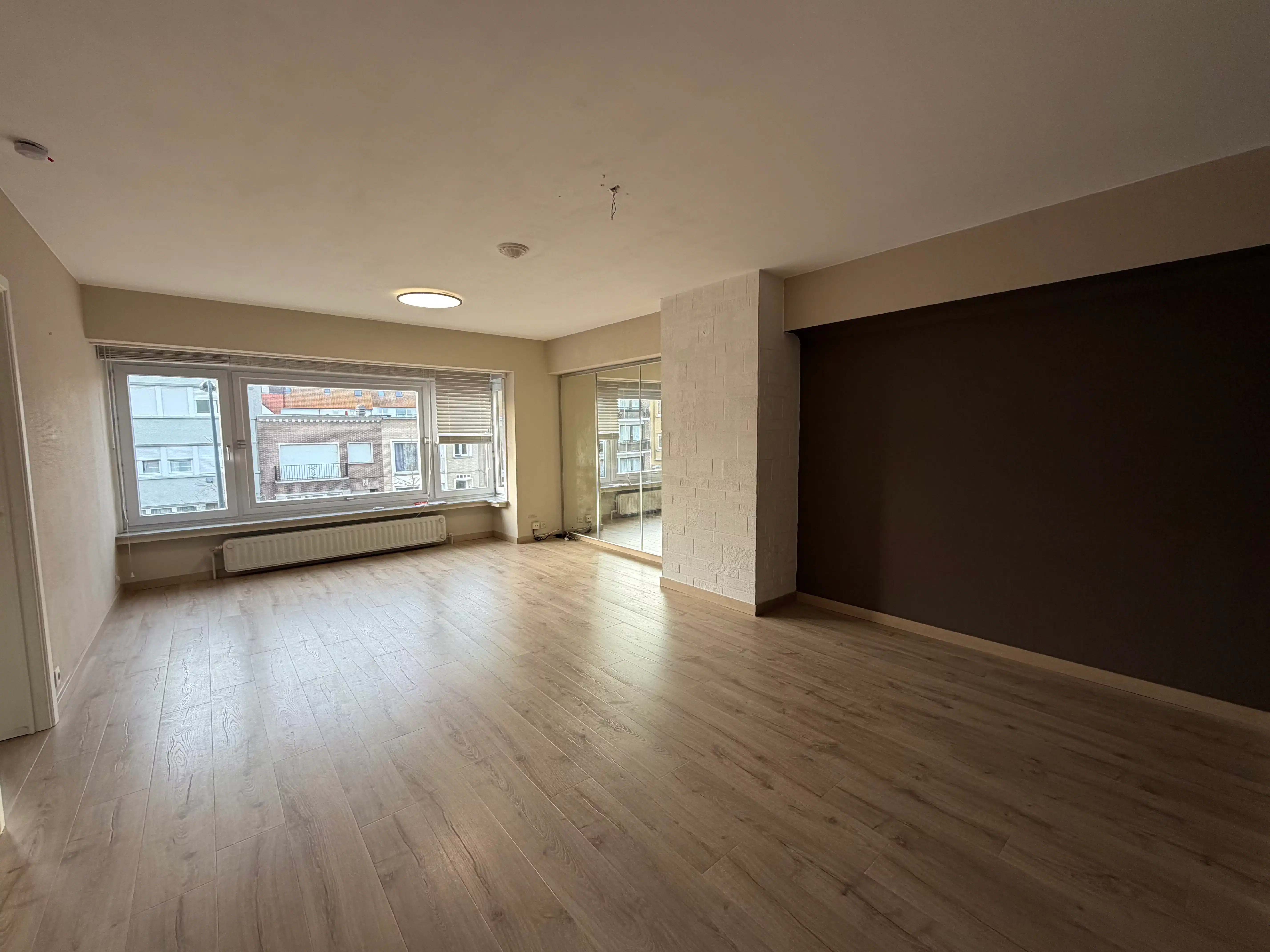 Goed onderhouden appartement met twee slaapkamers gelegen in een residentiële wijk. In een gebouw met lift. foto 2