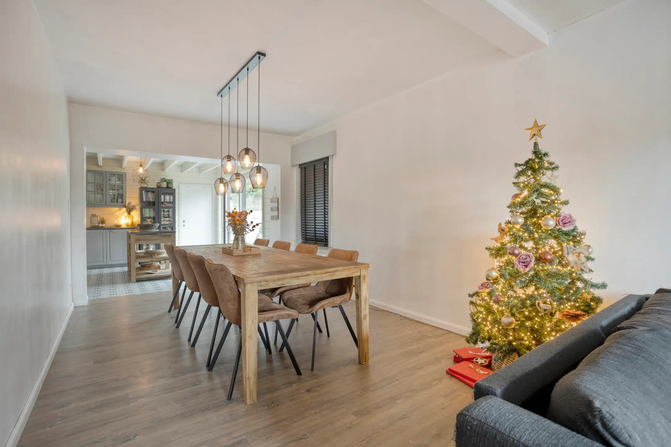 Prachtig gerenoveerde, authentieke woning met 5 slaapkamers foto 4