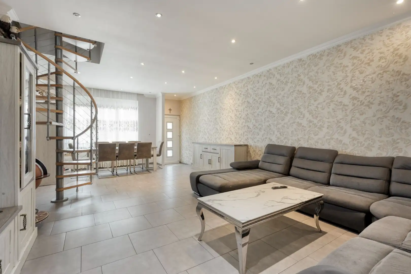 Rustig gelegen rijwoning met 3 slaapkamers en tuin foto 3