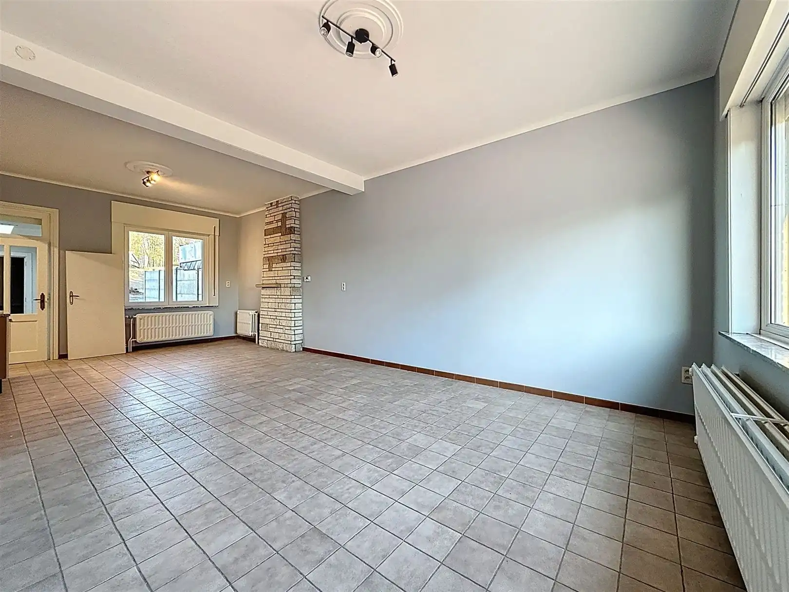 Halfopen bebouwing met 2 slpks, terras, garage foto 9