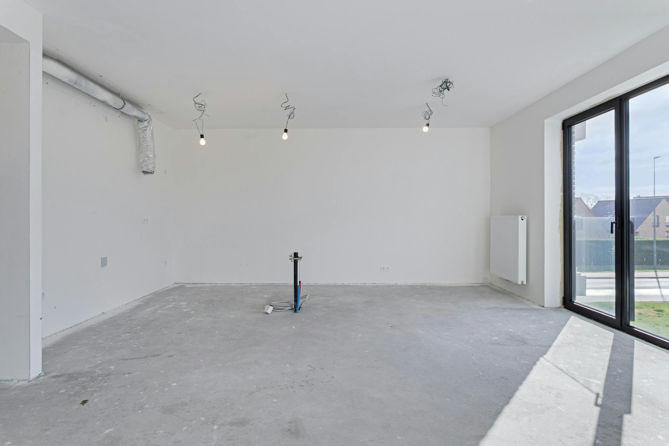 Lichtrijk 2-slpk appartement met riant terras te koop in Roeselare foto 5