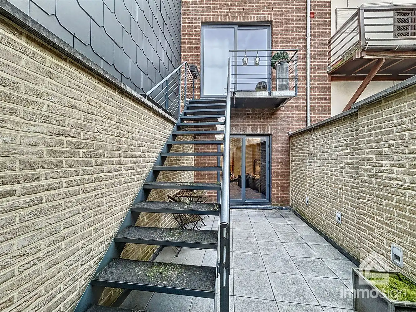 Prachtig handelspand met duplex midden in het centrum van Maaseik! foto 21