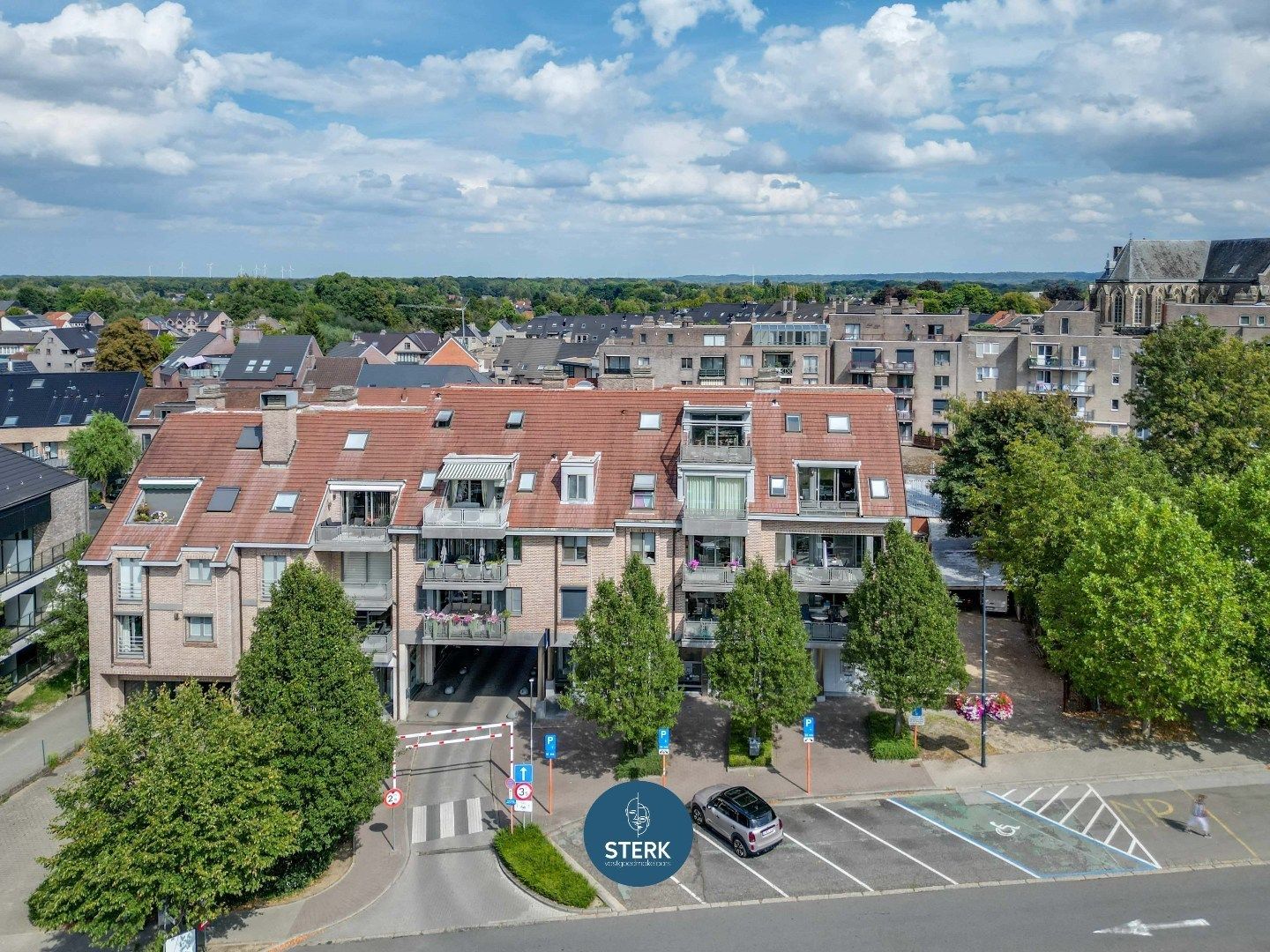 VERHUURD DUPLEX-APPARTEMENT OP EEN GUNSTIGE LOCATIE IN CENTRUM LANAKEN ! foto 18