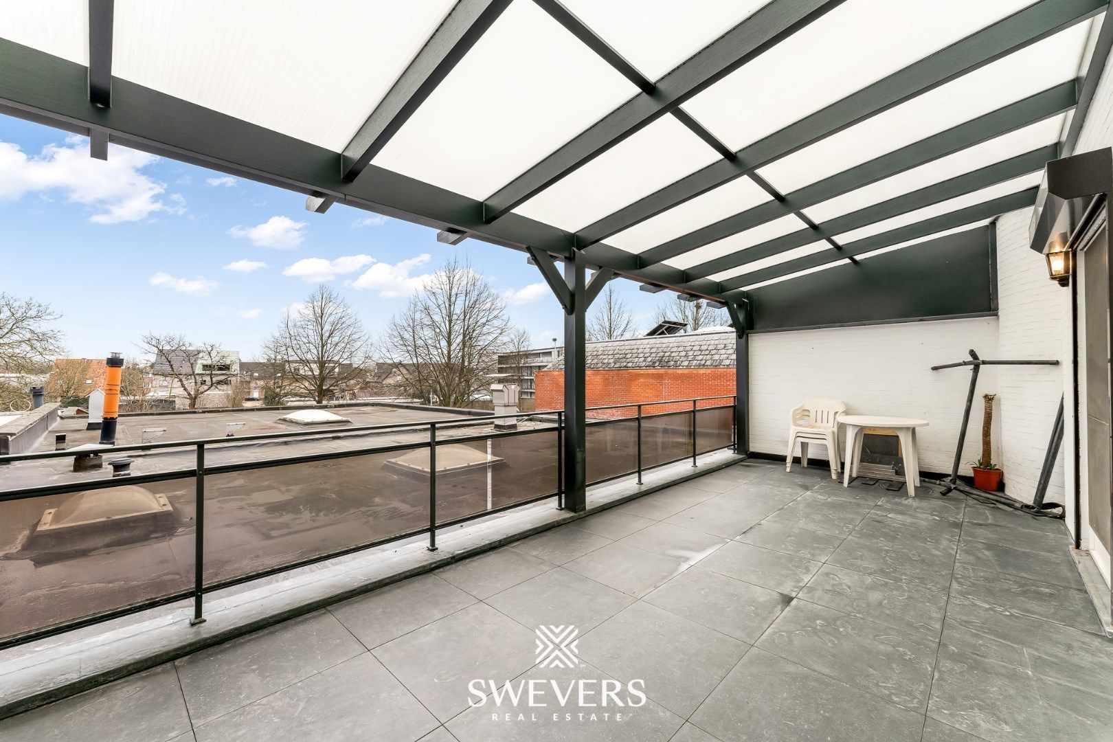Volledig gerenoveerd appartement van 102 m² met ruim terras en garagebox foto 21