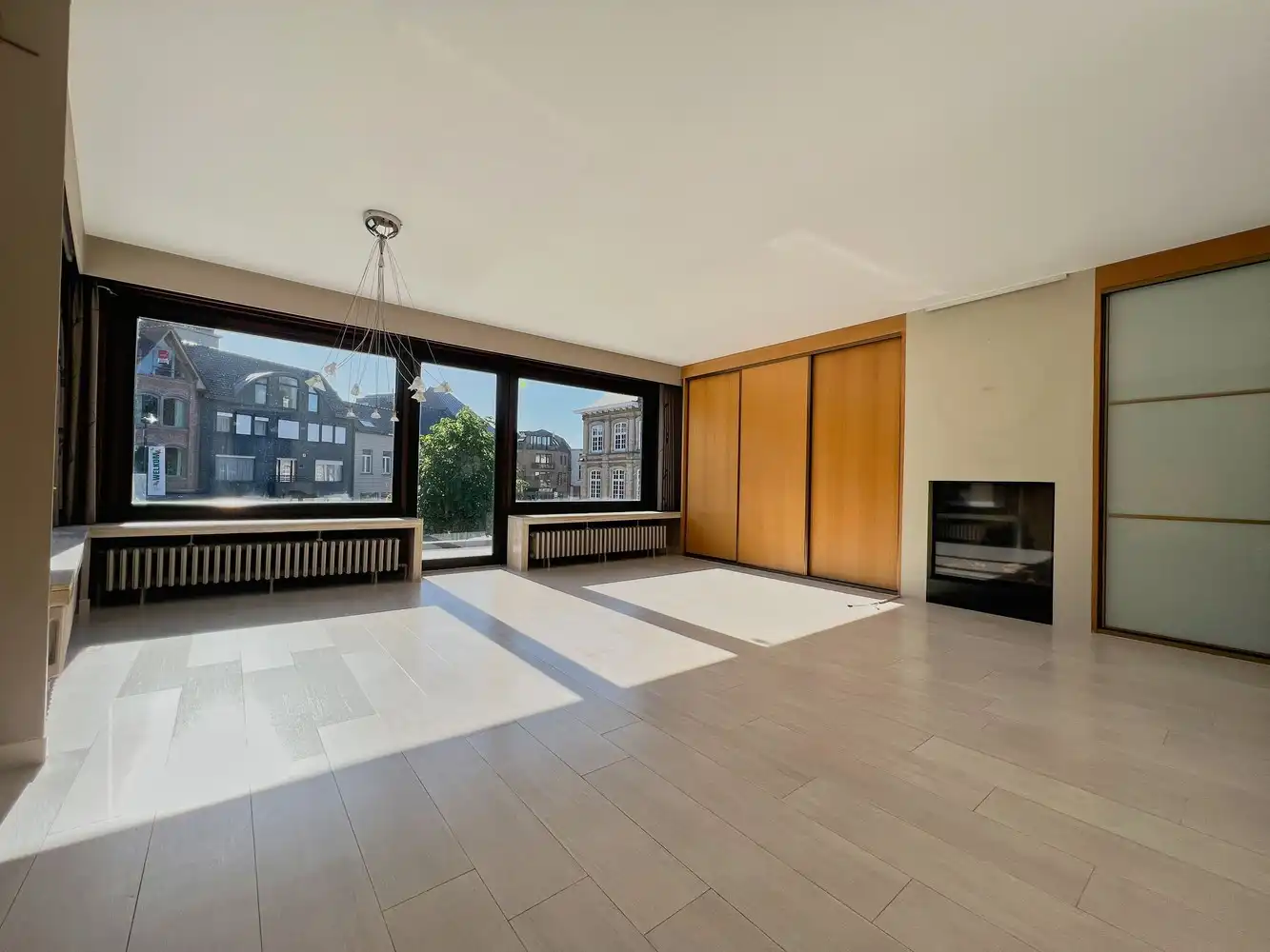 Heel ruim appartement (4 slpks.) + terras in hartje Torhout foto 3