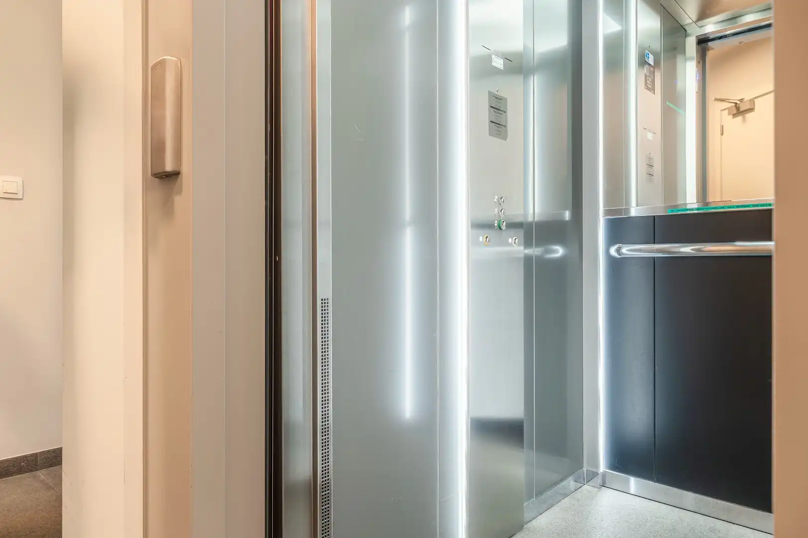 Modern 2 slaapkamer appartement met overdekte autostaanplaats foto 9