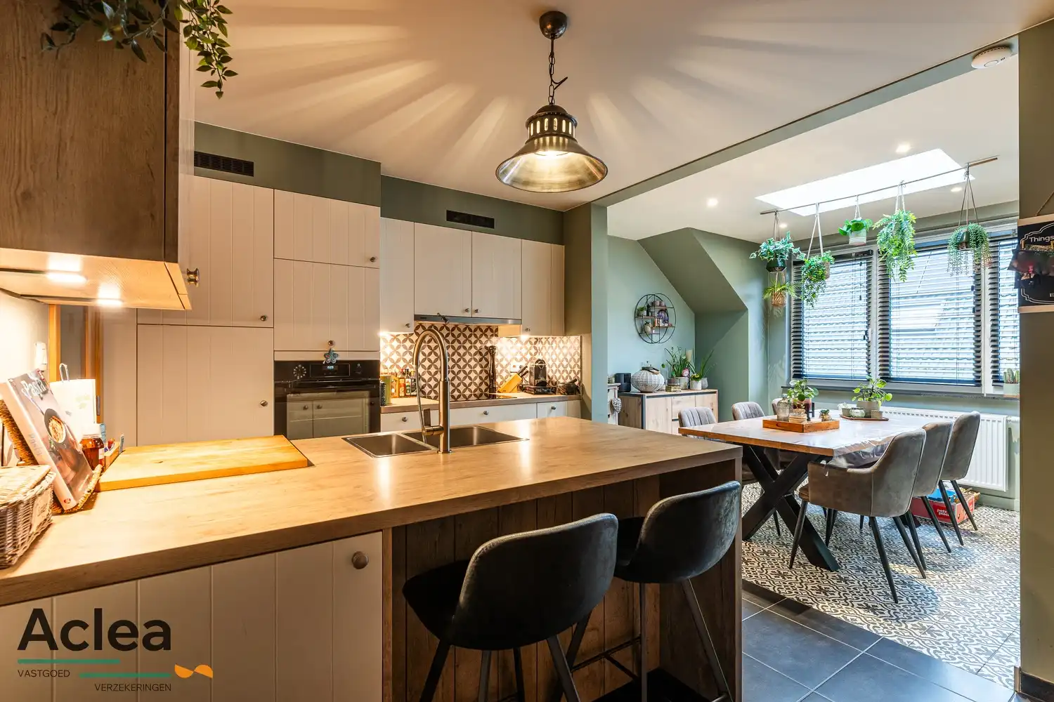 Smaakvol, ruim appartement met garage foto 6