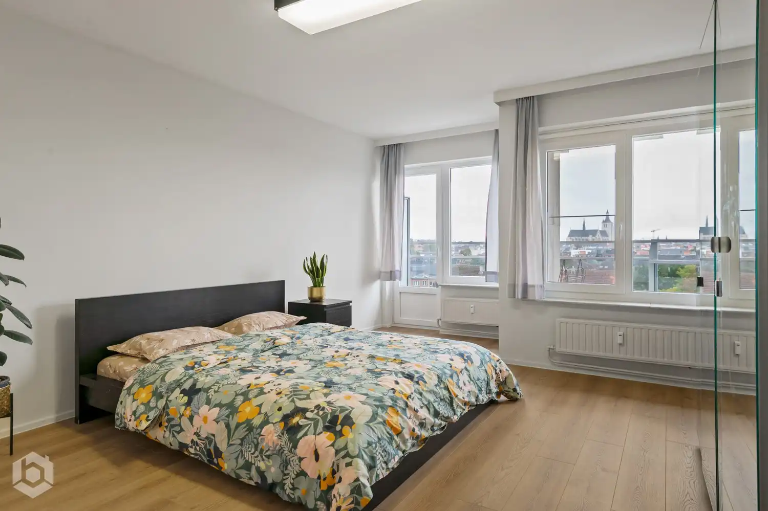 Appartement met 2 slaapkamers en dubbele terras met prachtig uitzicht op de binnenstad foto 8