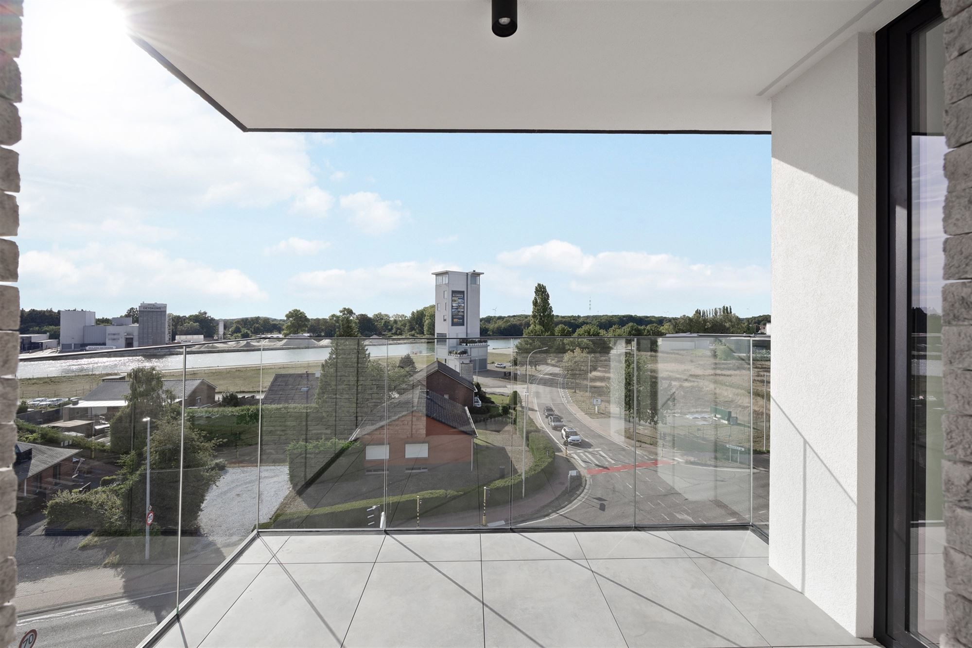 UITZONDERLIJK NIEUWBOUW APPARTEMENT VAN 126M² MET 2 SLAAPKAMERS EN 3 TERRASSEN VAN MAAR LIEFST 68M² MET MOGELIJKHEID TOT AANKOOP 6% BTW! foto 8