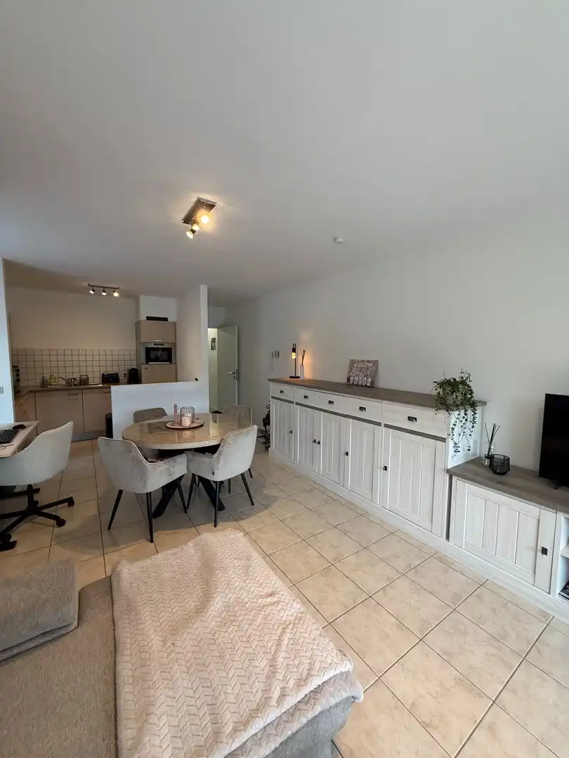 Gelijkvloers appartement met 2 slaapkamers en terras met groen uitzicht te Diepenbeek. foto 5