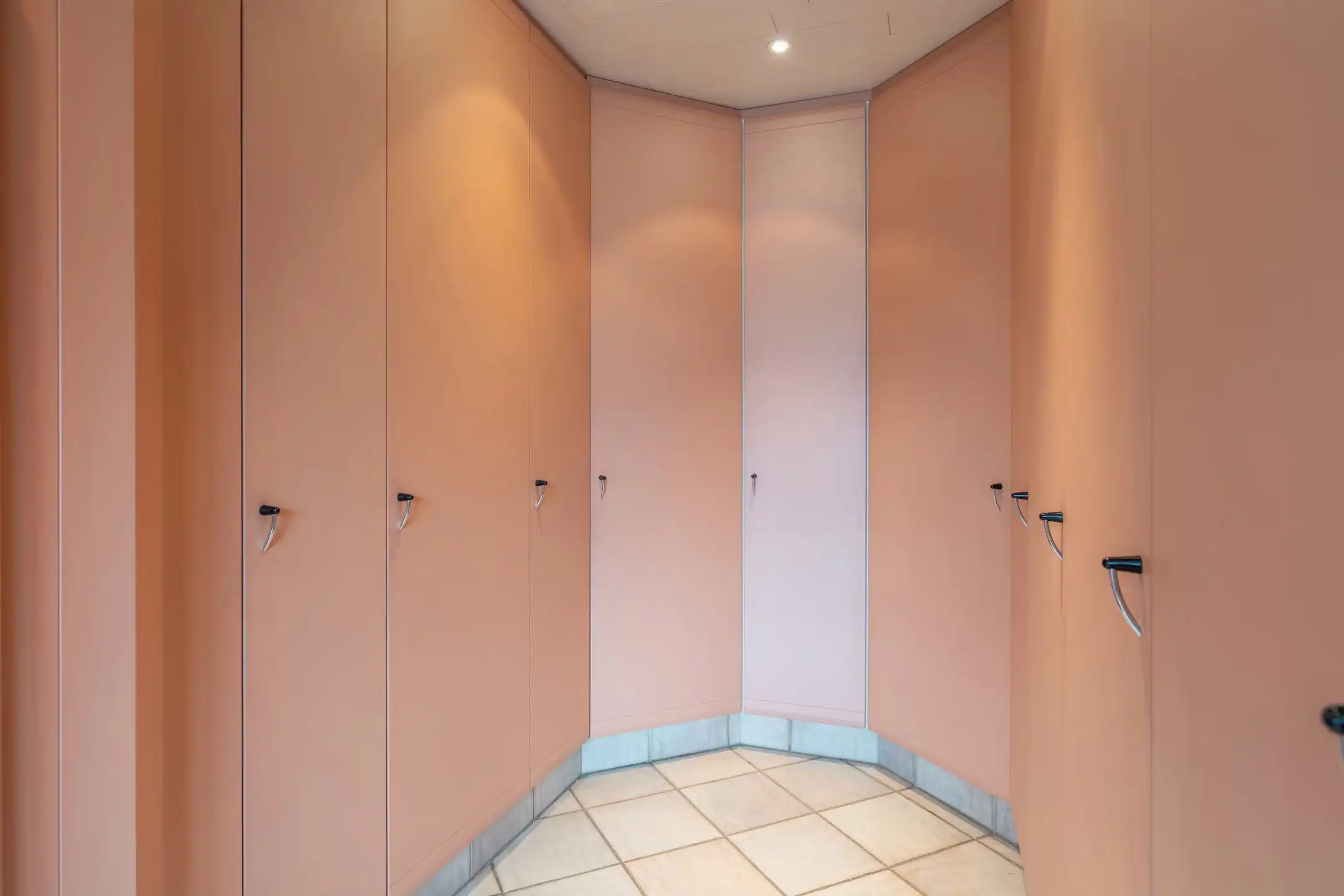 Ruim en gunstig gelegen handelspand met woonst in Vosselaar foto 29