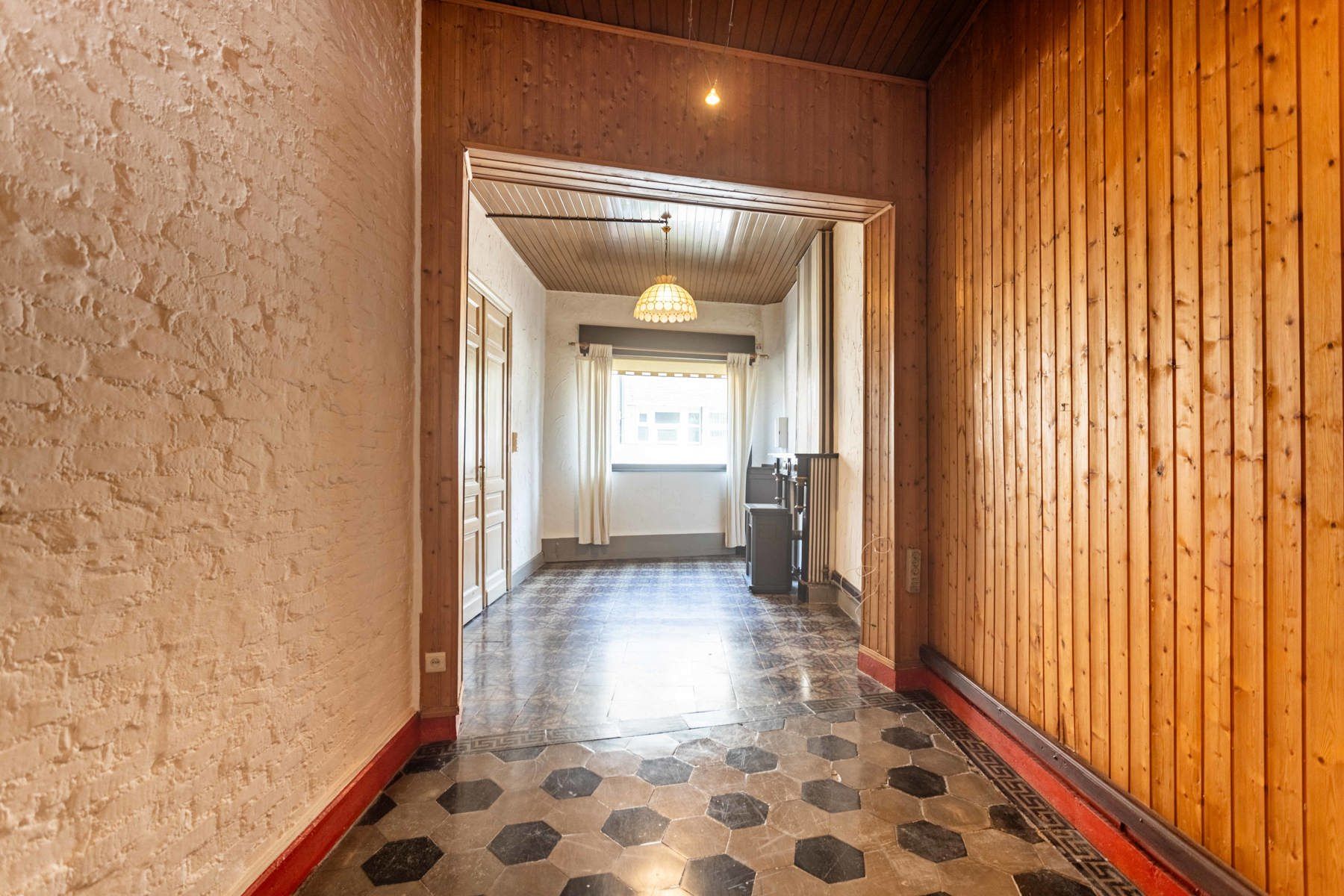 Te koop: te renoveren woning met private parkeerplaats! foto 7