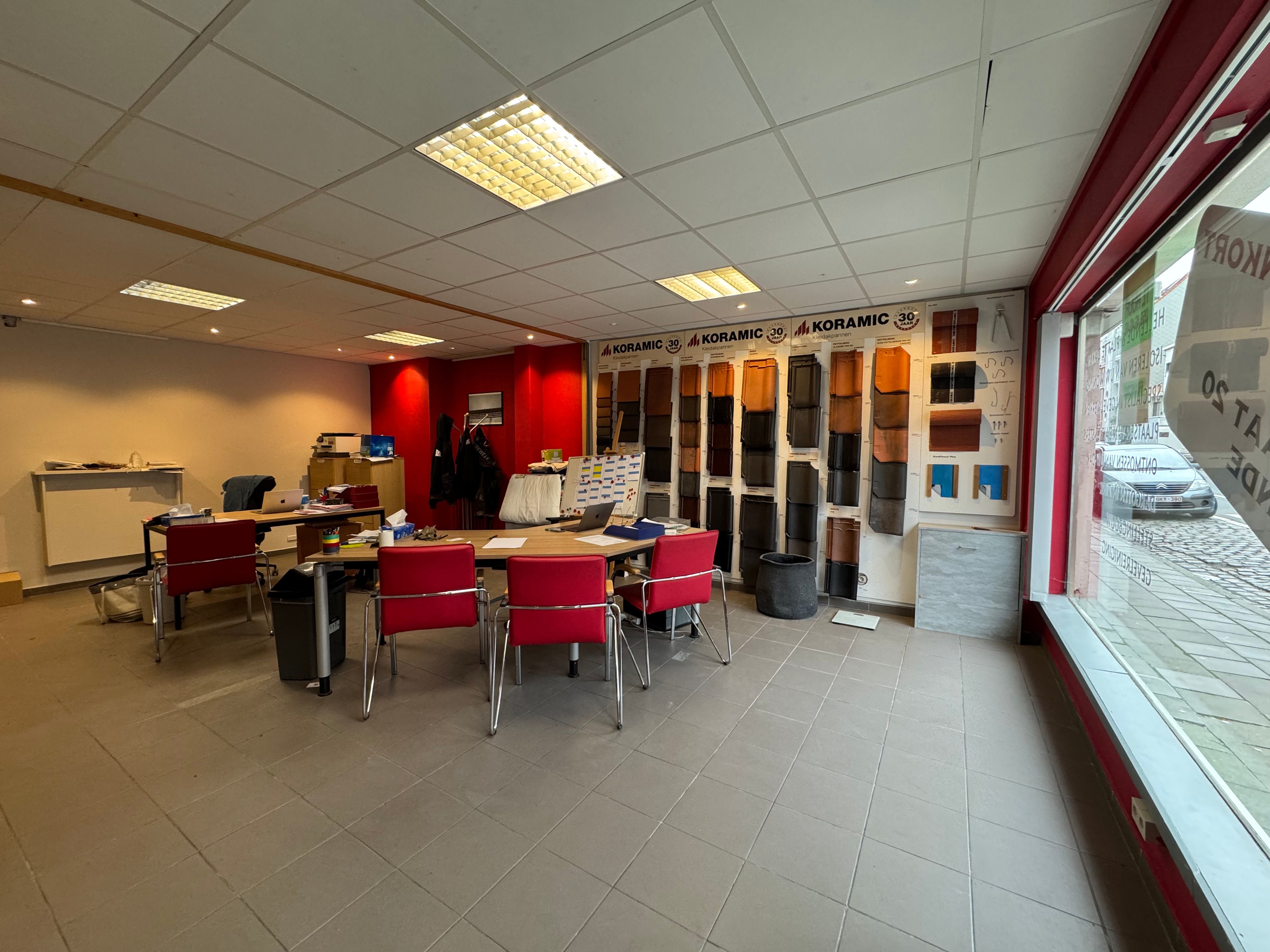 Handelsgelijkvloers 62 m² foto 2