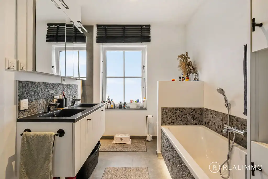 Ruime recente woning met EPC-label A in hartje Moen foto 18