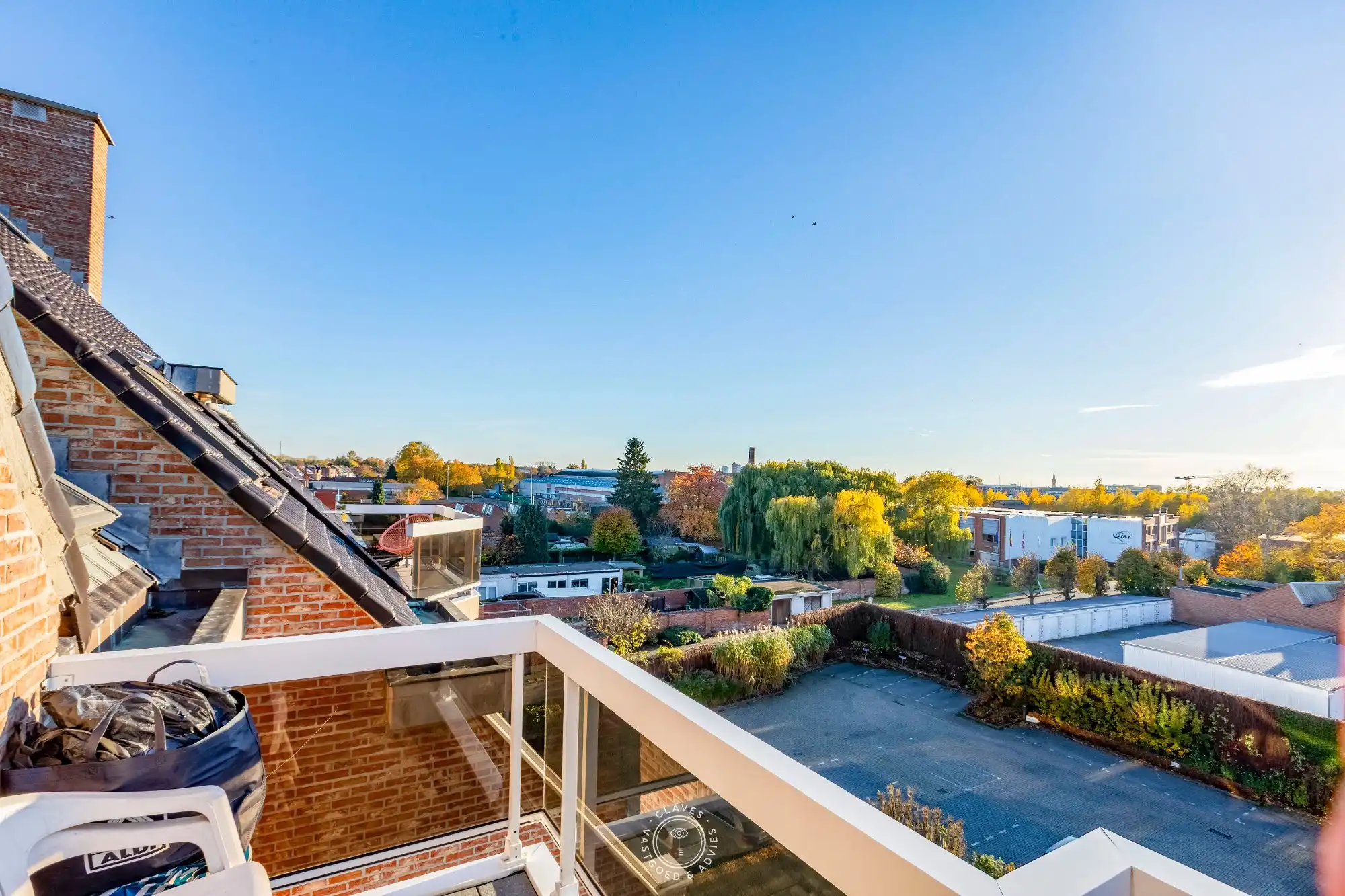 Praktische studio met terras en autostaanplaats foto 9