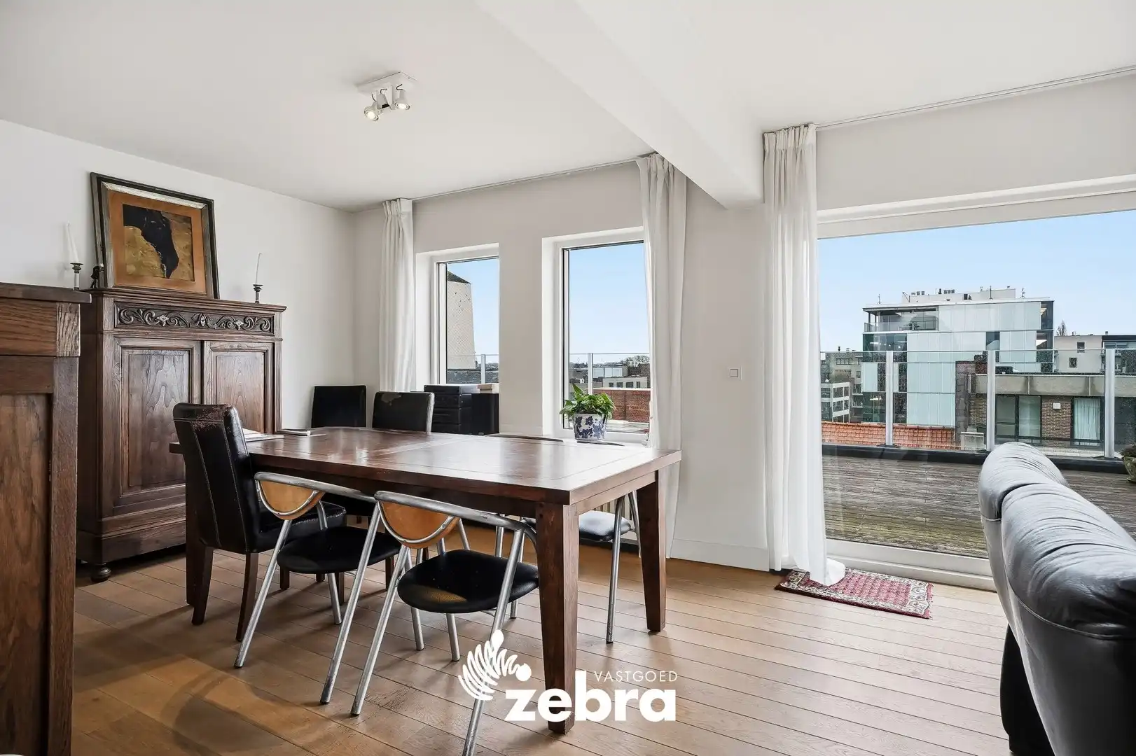 Penthouse met 2 slaapkamers op 191 m² in hartje Roeselare! foto 7