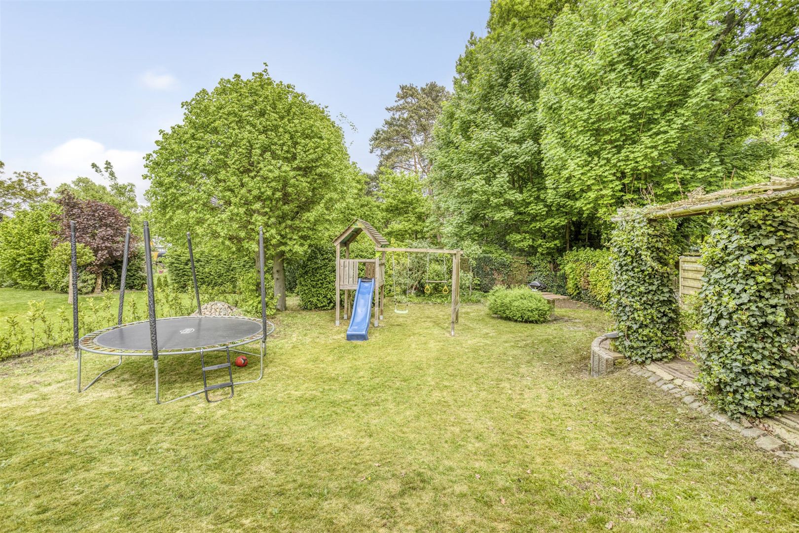 TE KOOP: Deels gerenoveerde woning te Zonhoven!  foto 14