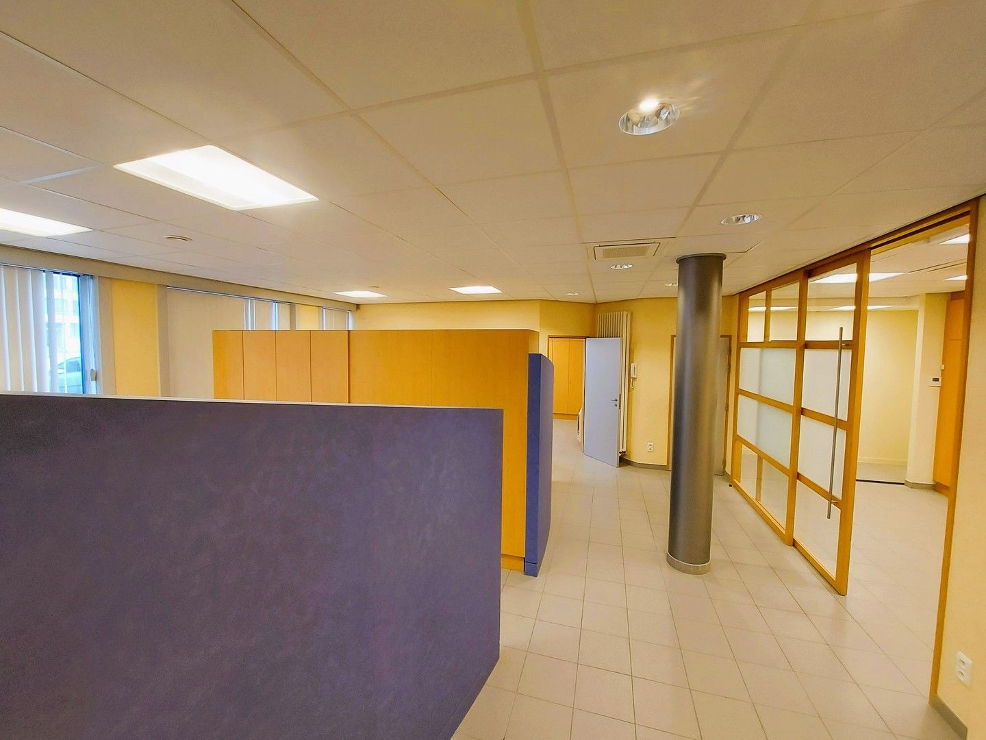 COMMERCIEEL HANDELSGELIJKVLOERS / 220M² / KELDER foto 5