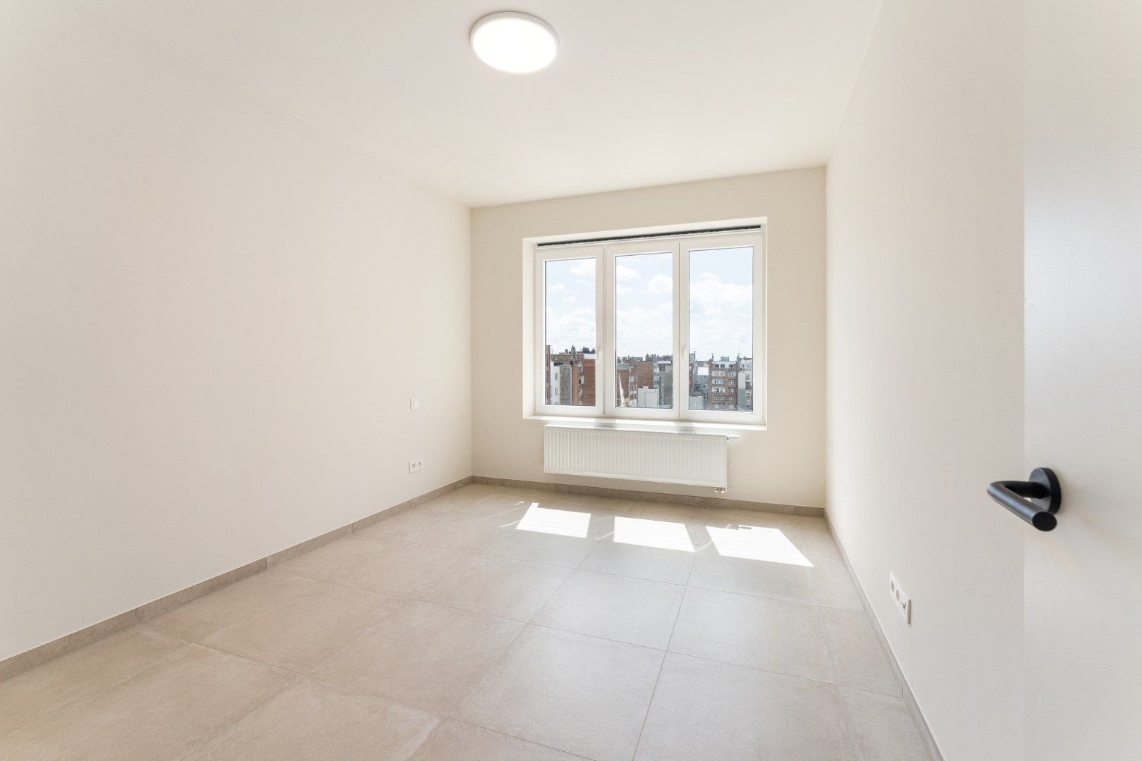 SCHITTEREND VERNIEUWD 2 SLPK APP MET ZIJDELINGS ZICHT OP ZEE foto 4